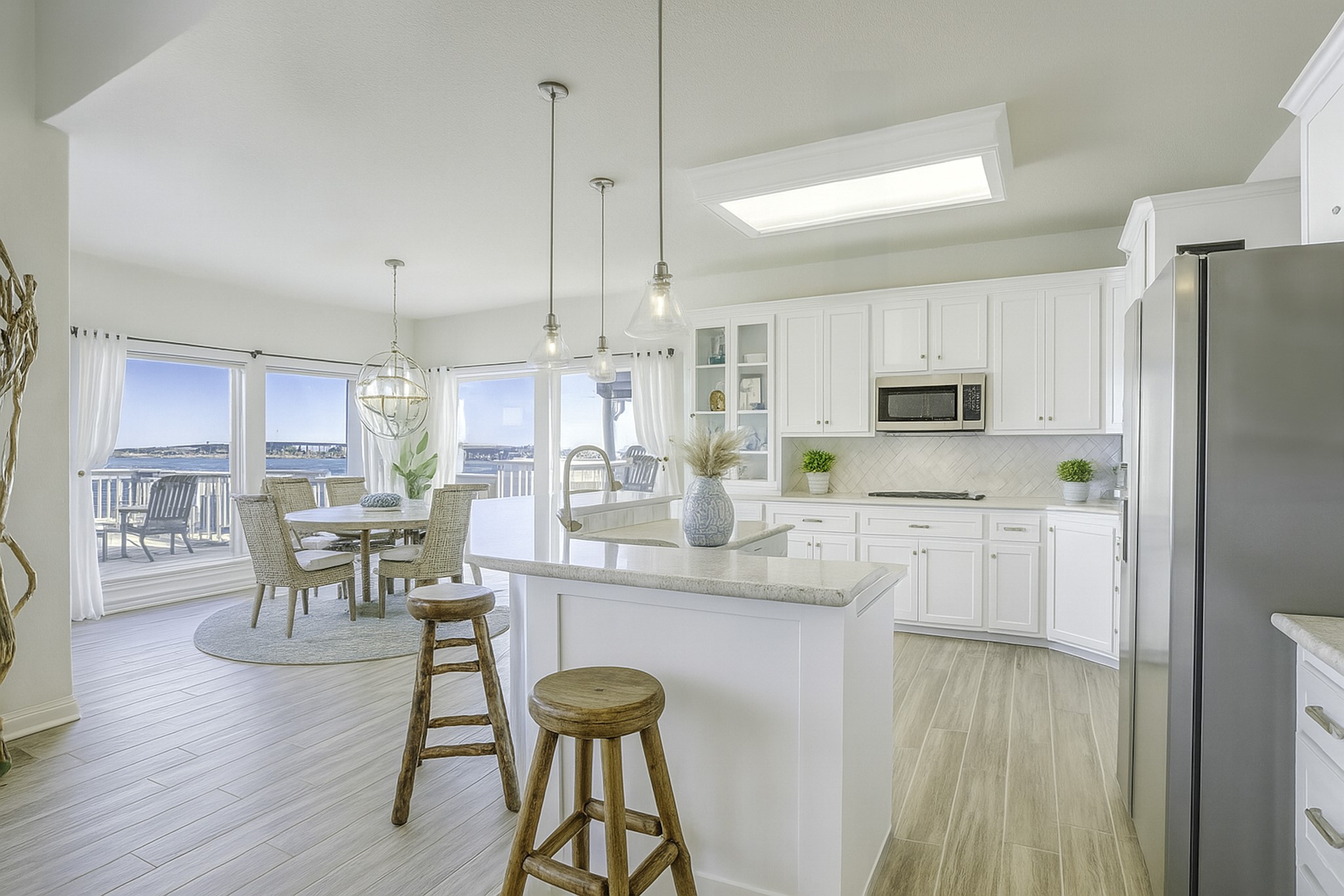442 Jeanie Lynn Street, Tiki Island, TX 77554
