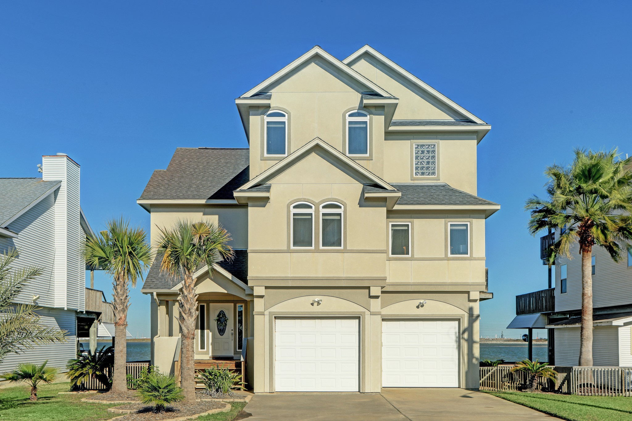 442 Jeanie Lynn Street, Tiki Island, TX 77554