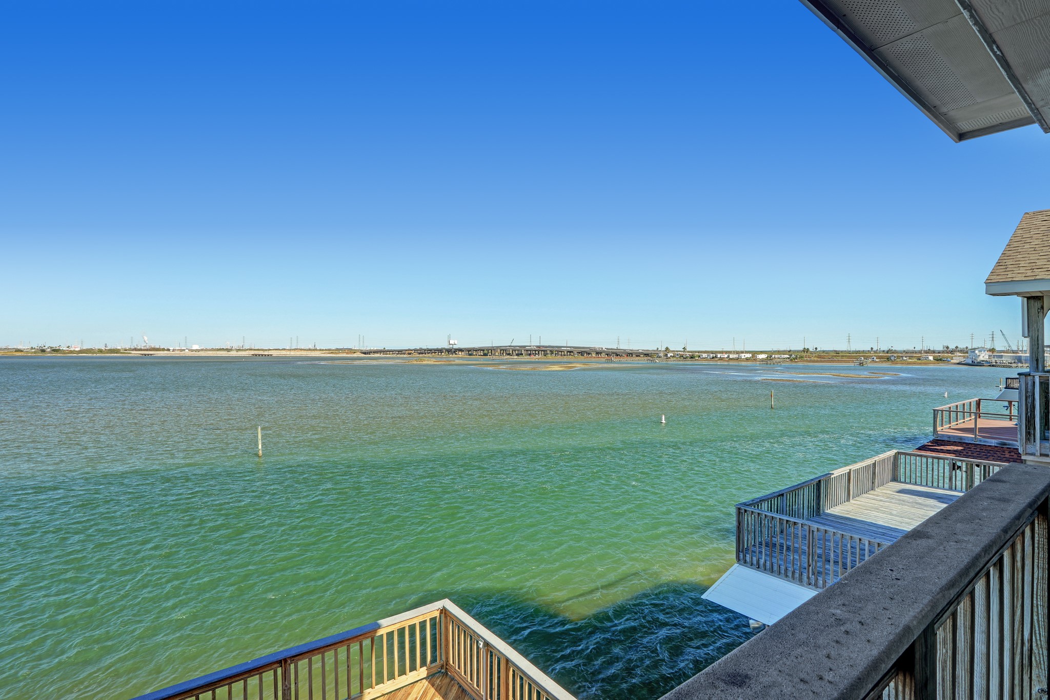 442 Jeanie Lynn Street, Tiki Island, TX 77554