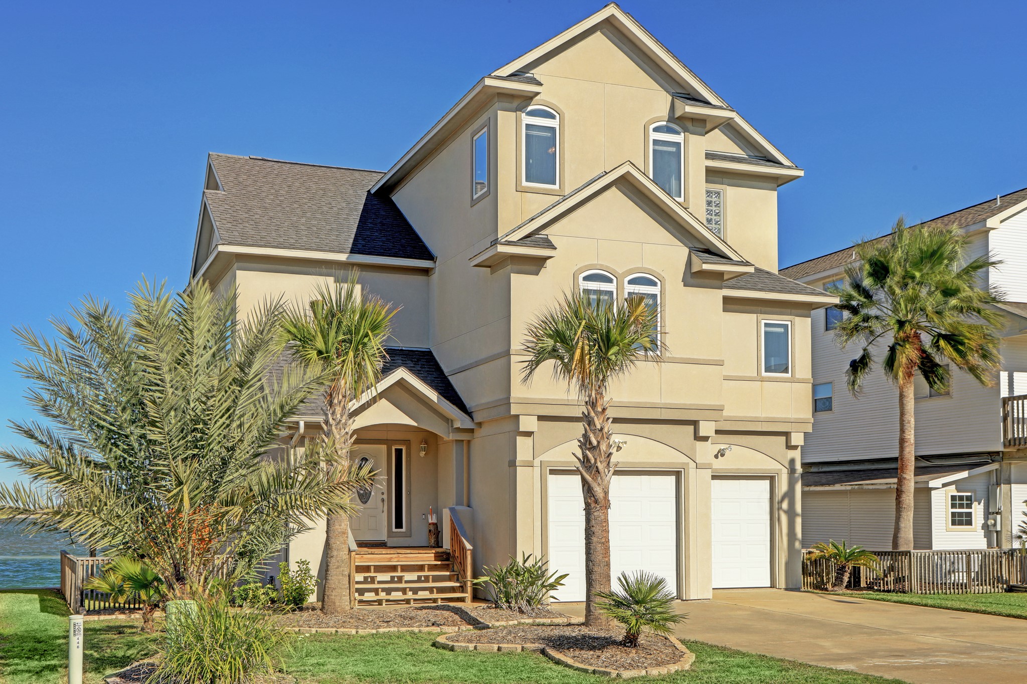 442 Jeanie Lynn Street, Tiki Island, TX 77554