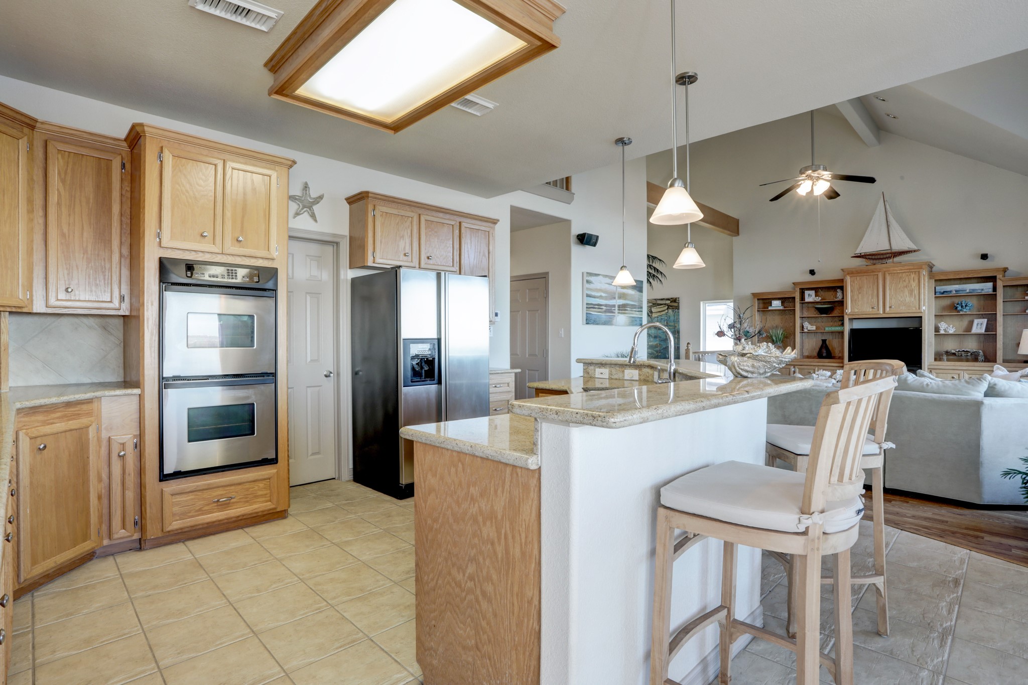 442 Jeanie Lynn Street, Tiki Island, TX 77554