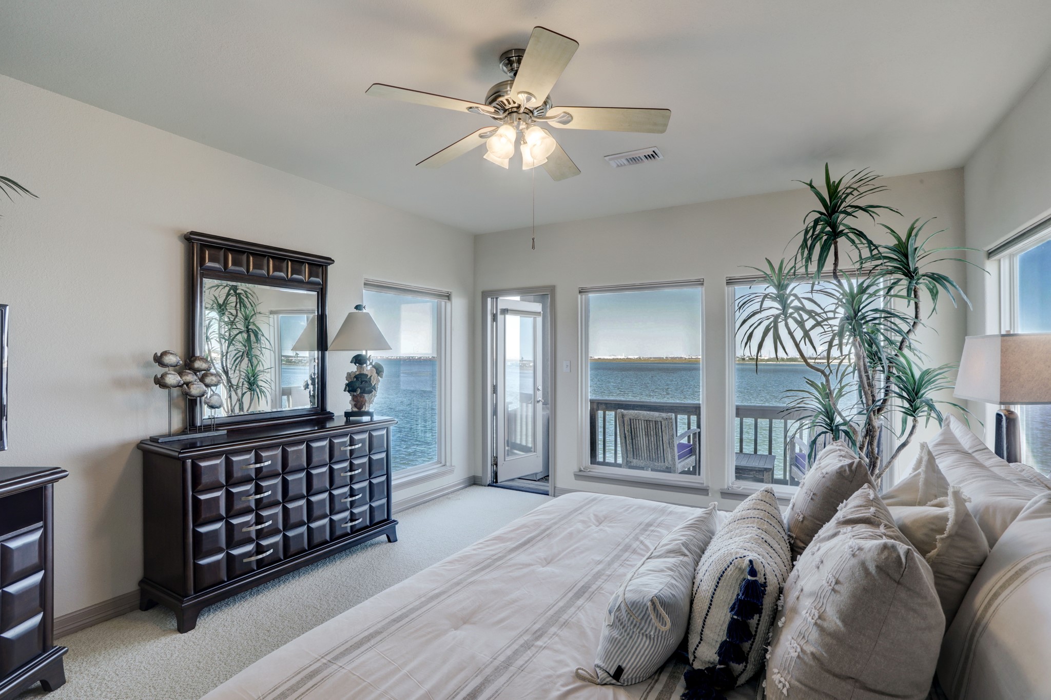 442 Jeanie Lynn Street, Tiki Island, TX 77554