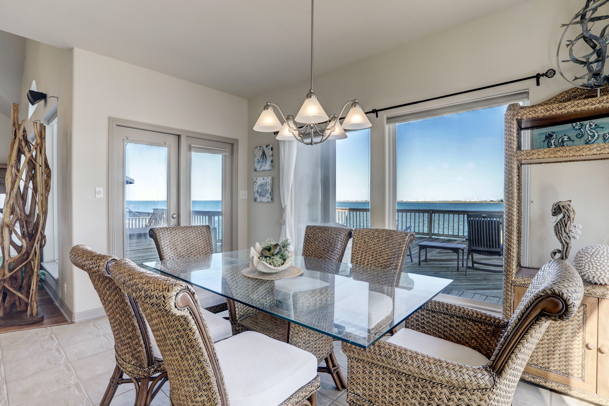 442 Jeanie Lynn Street, Tiki Island, TX 77554