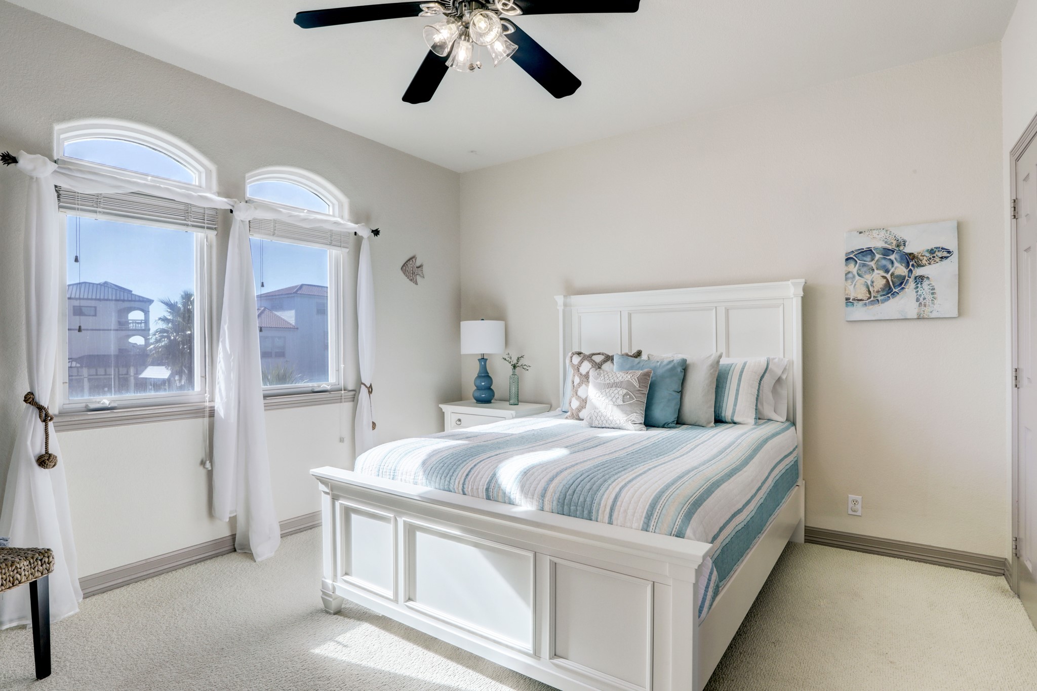 442 Jeanie Lynn Street, Tiki Island, TX 77554
