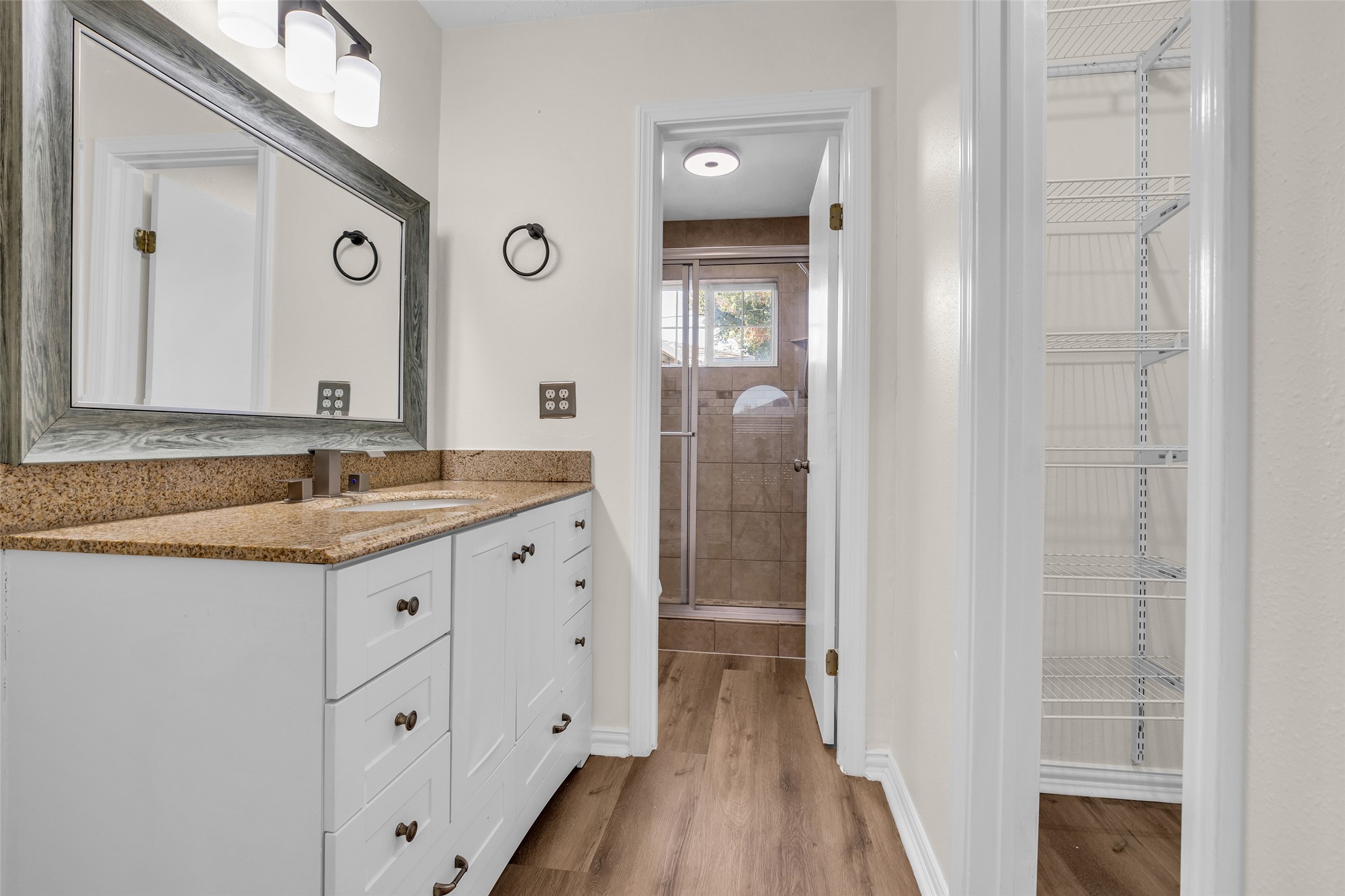 10414 Rustic Rock Road, La Porte, TX 77571