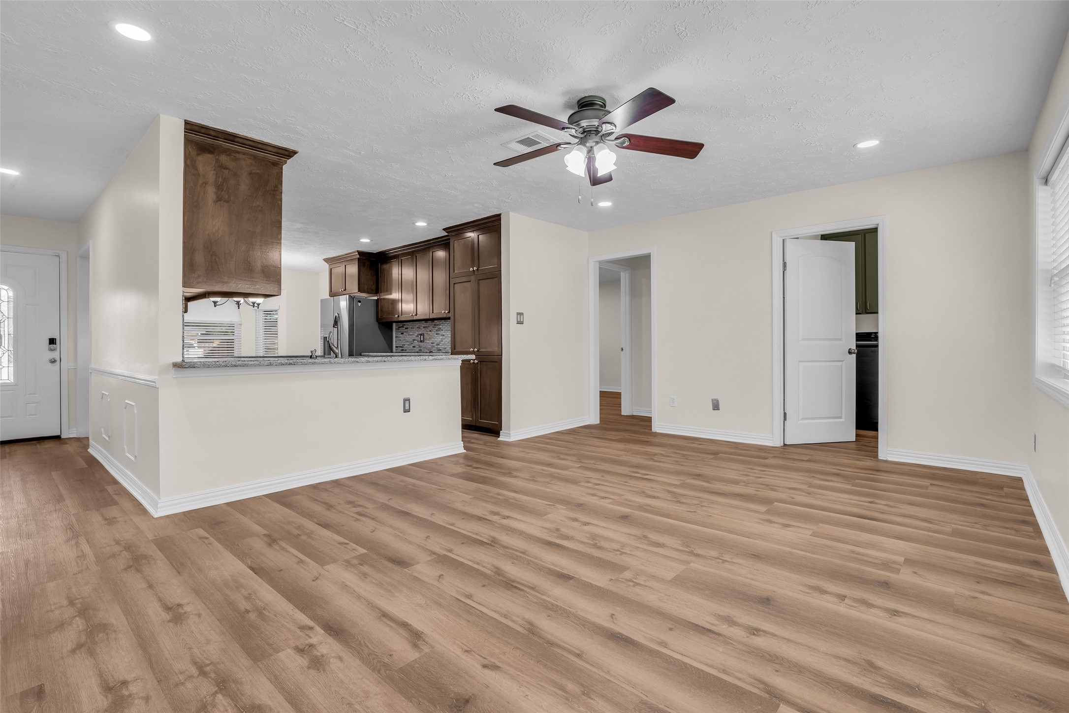 10414 Rustic Rock Road, La Porte, TX 77571