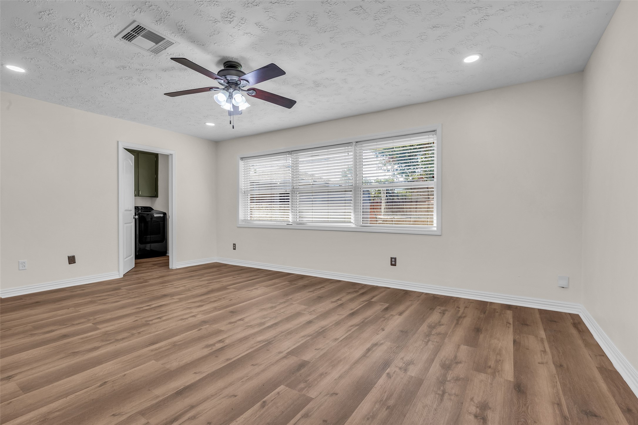 10414 Rustic Rock Road, La Porte, TX 77571