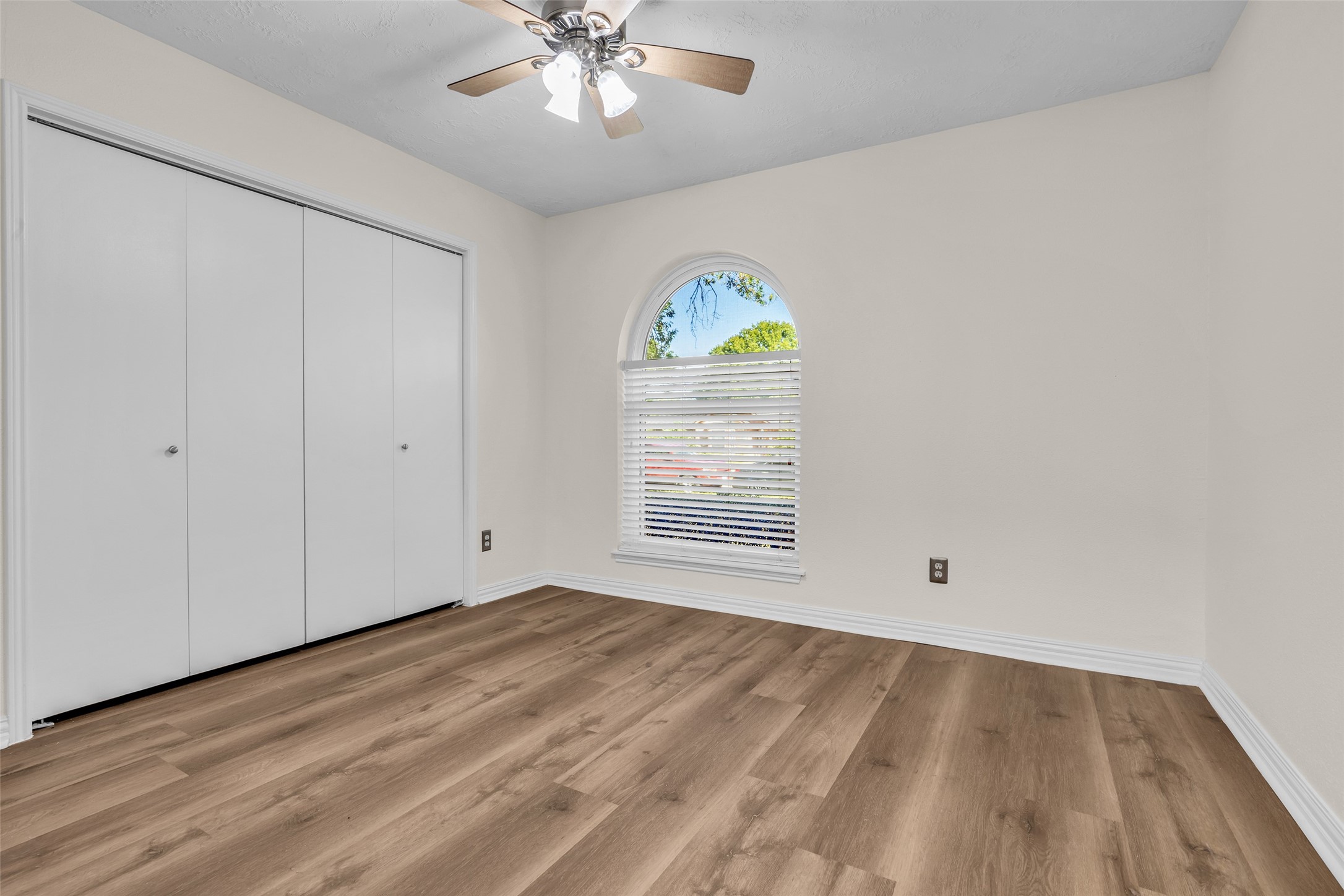 10414 Rustic Rock Road, La Porte, TX 77571