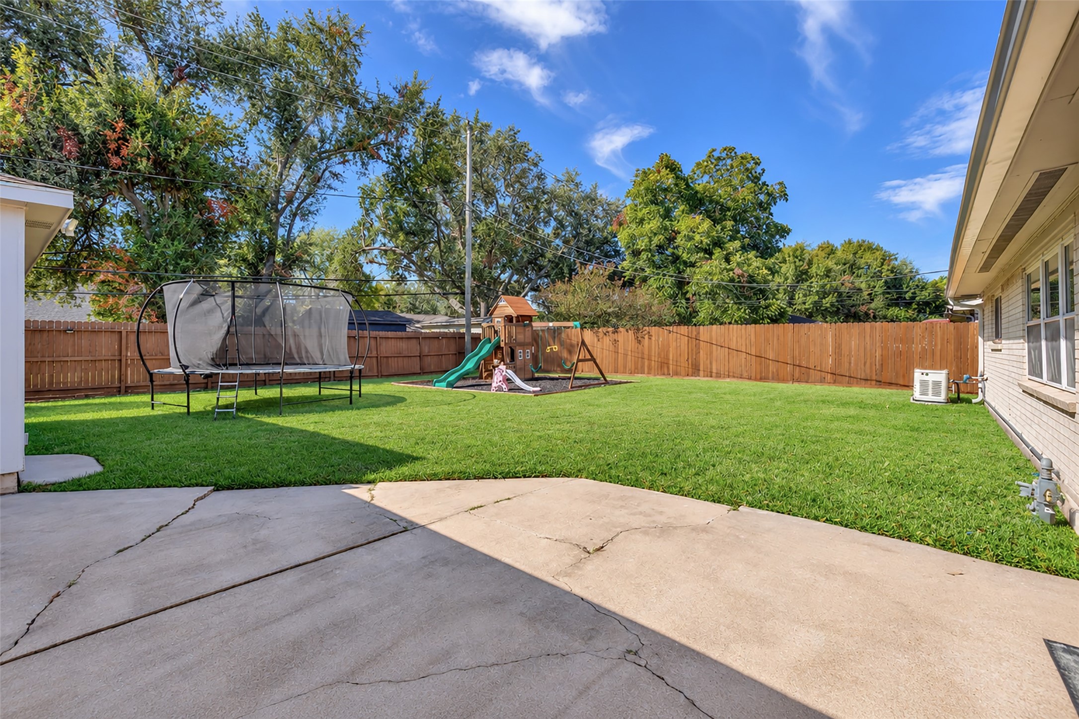 10414 Rustic Rock Road, La Porte, TX 77571