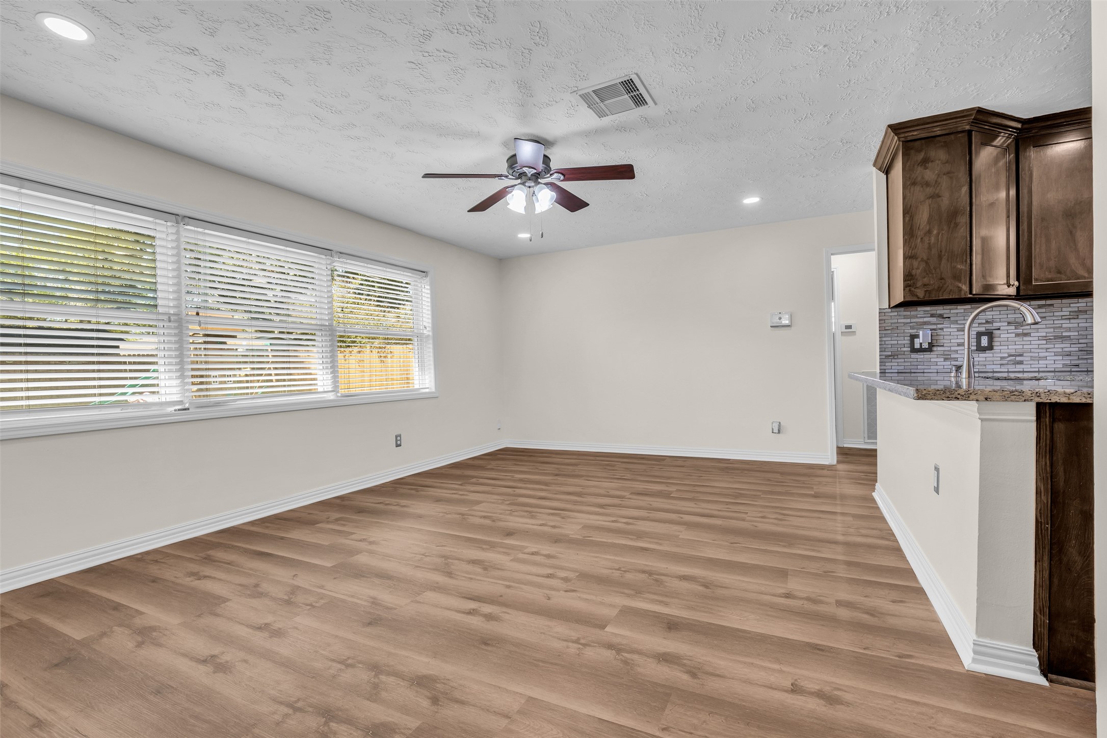 10414 Rustic Rock Road, La Porte, TX 77571