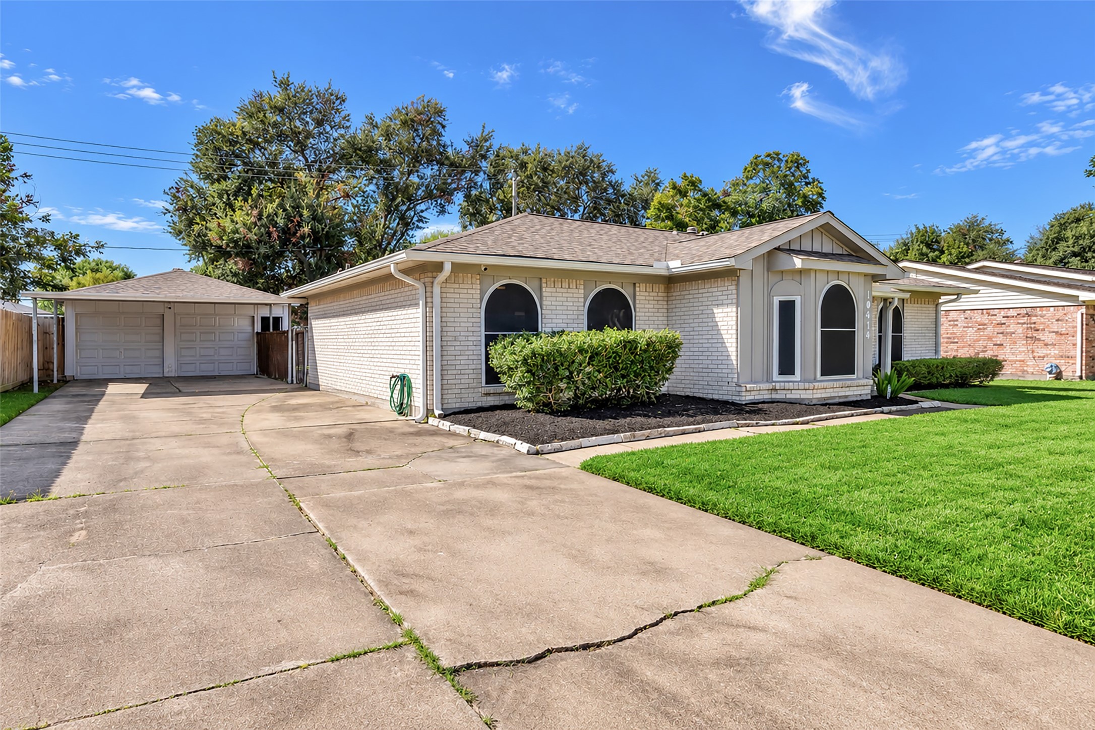 10414 Rustic Rock Road, La Porte, TX 77571