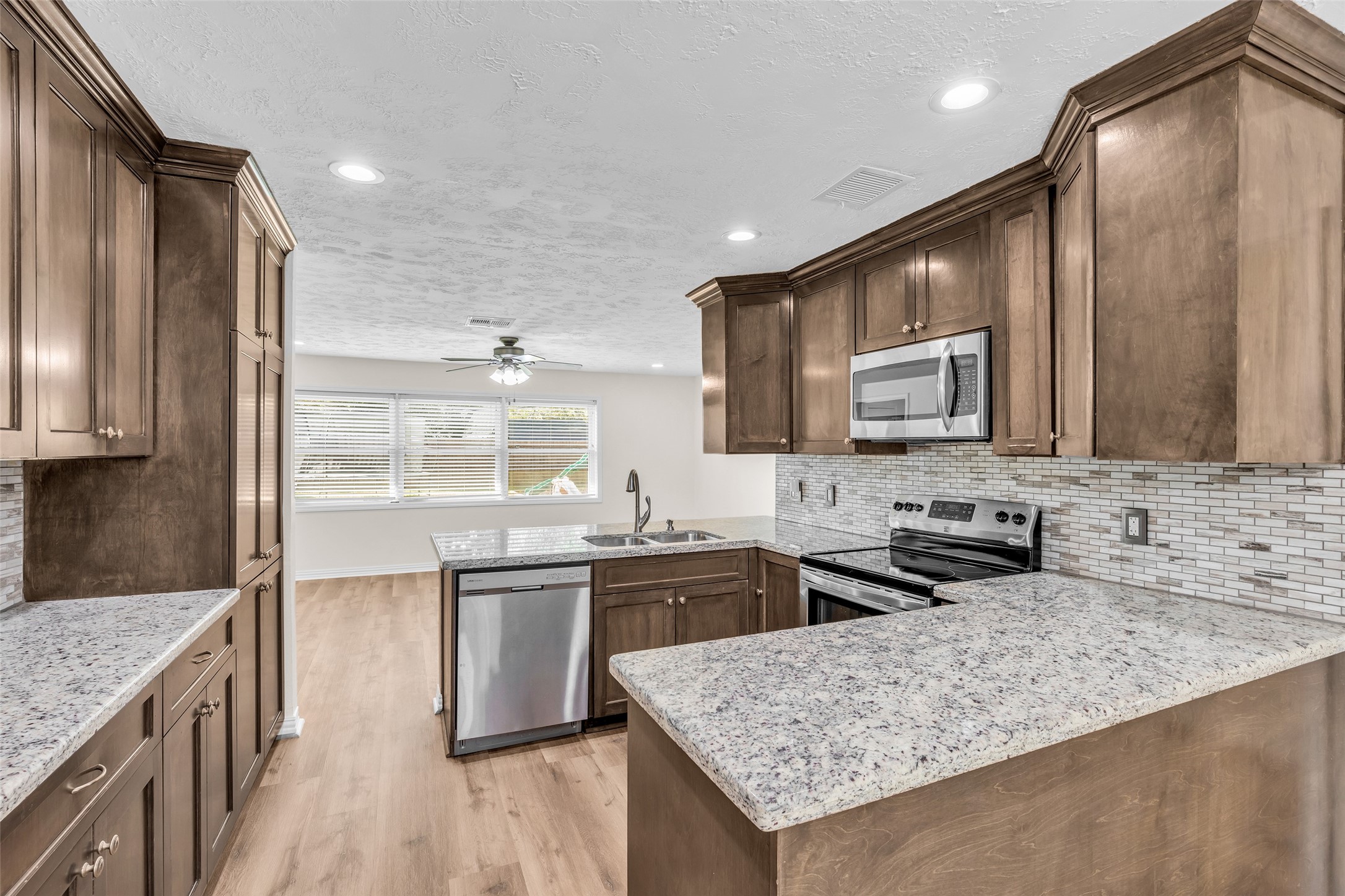 10414 Rustic Rock Road, La Porte, TX 77571