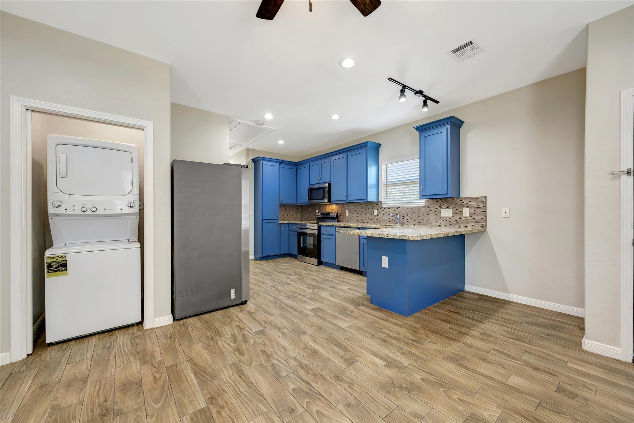 Stacked Washer/Dryer included
