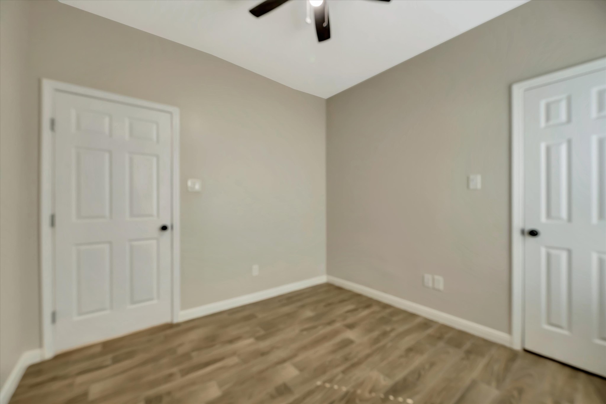 Primary Bedroom has walk-in closet