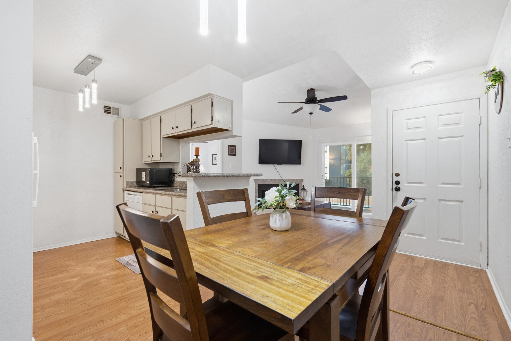 18800 Egret Bay Boulevard, #300, Webster, TX 77058