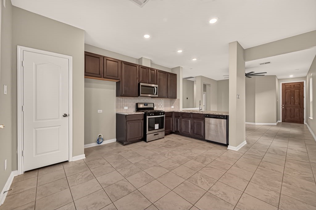 6031 Diamond Sky Lane, Houston, TX 77048