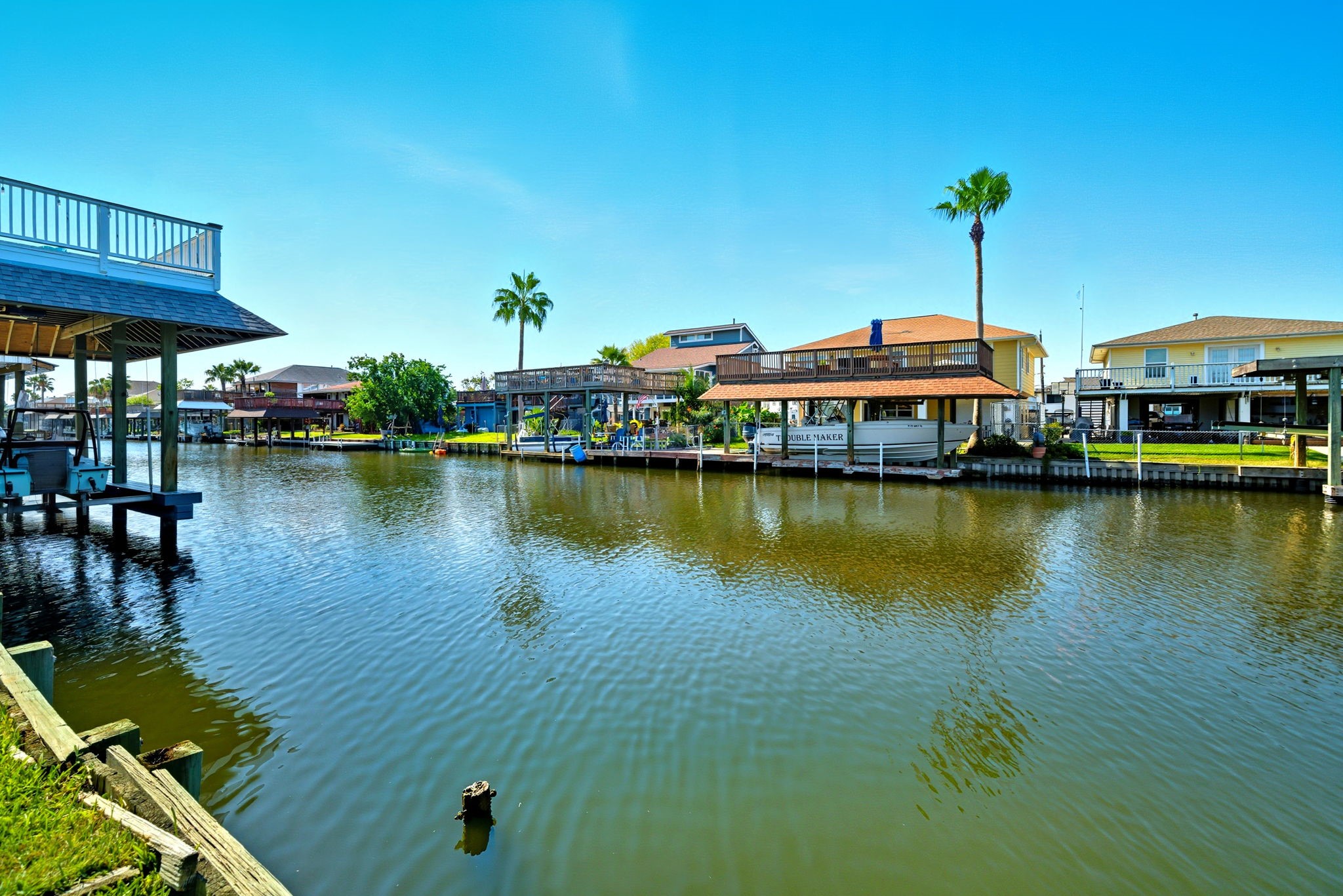 439 Pompano Street, Bayou Vista, TX 77563