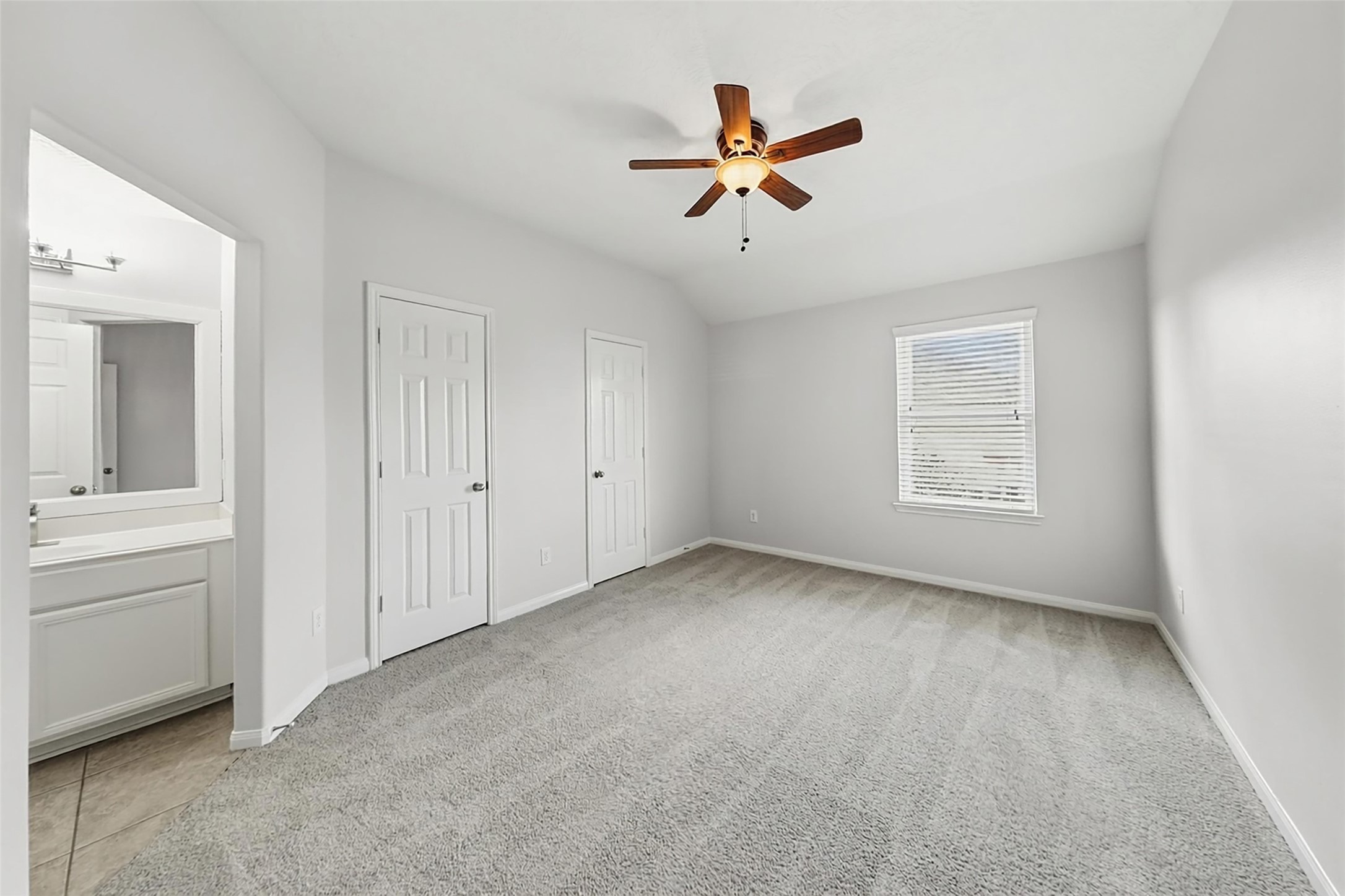 802 Glen Abbey Drive, Katy, TX 77494