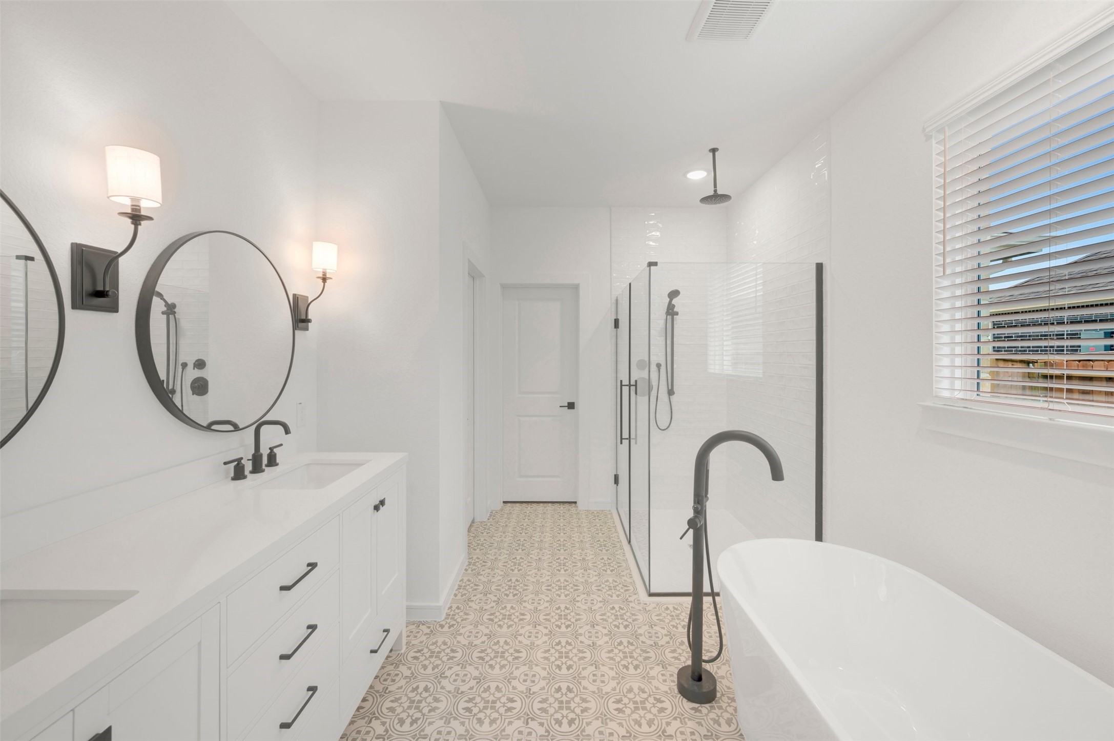 Spa-like primary bath (*Photo not of actual home and used for illustration purposes only.)