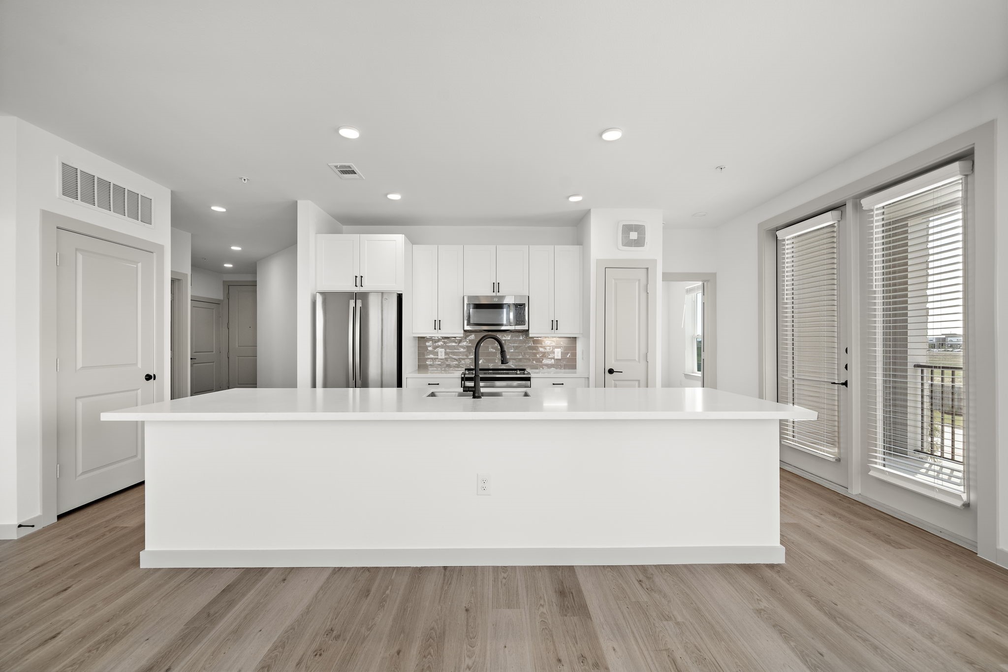VACANT UNIT SHOWN - LAYOUT MAY DIFFER