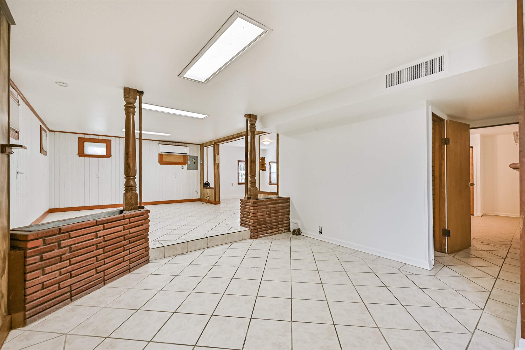 1102 9th Street, Galveston, TX 77550