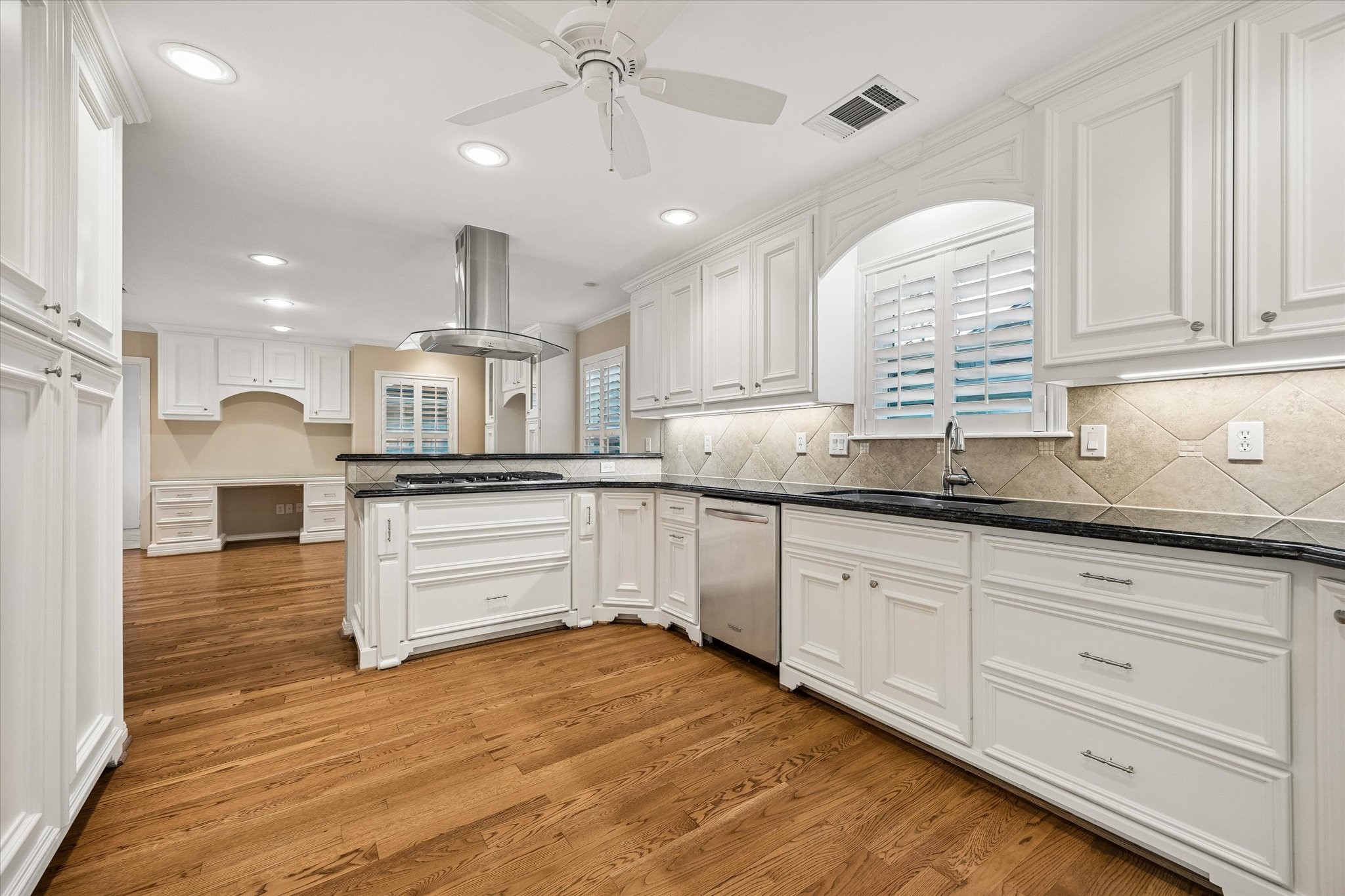6235 Sugar Hill Drive, Houston, TX 77057