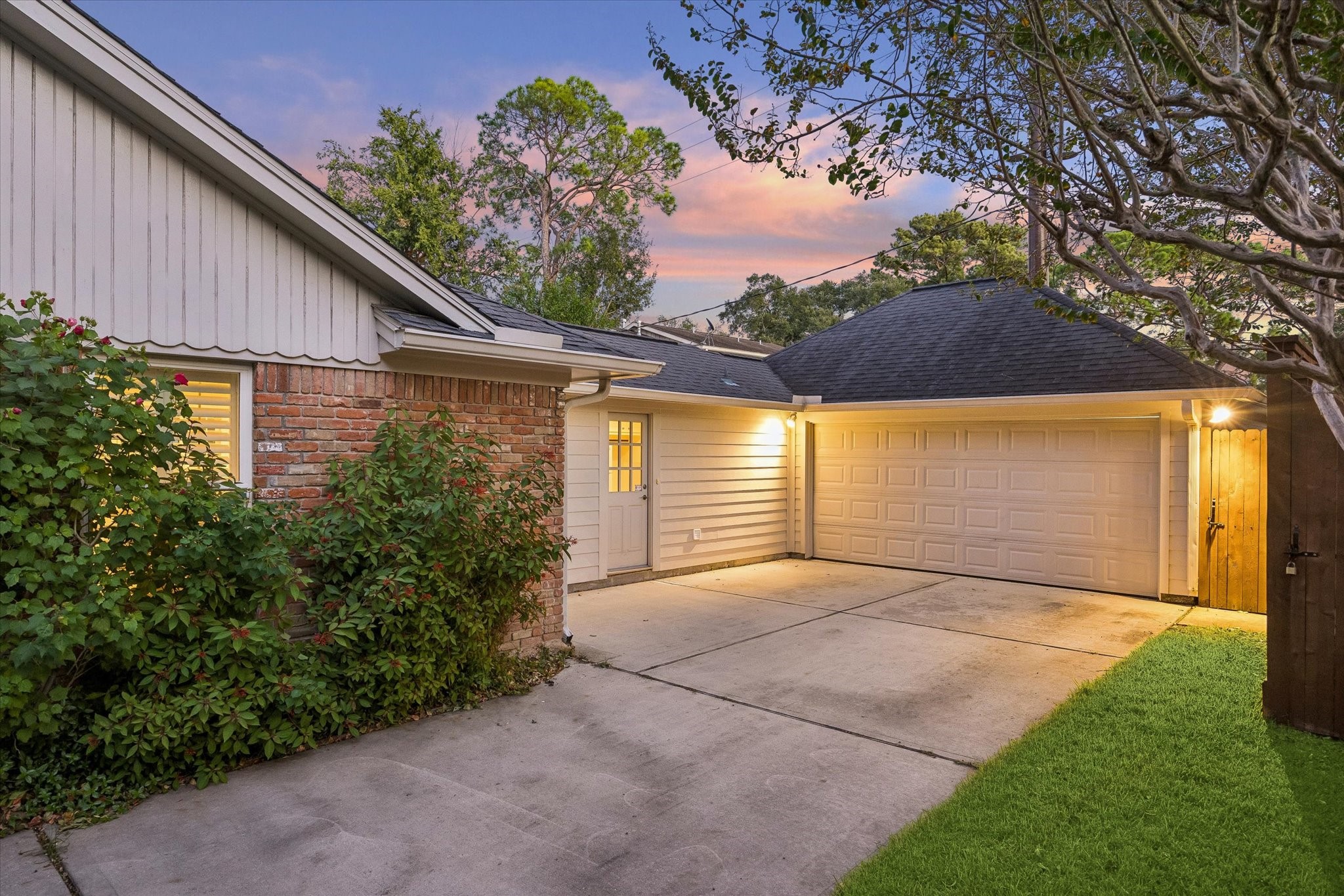 6235 Sugar Hill Drive, Houston, TX 77057