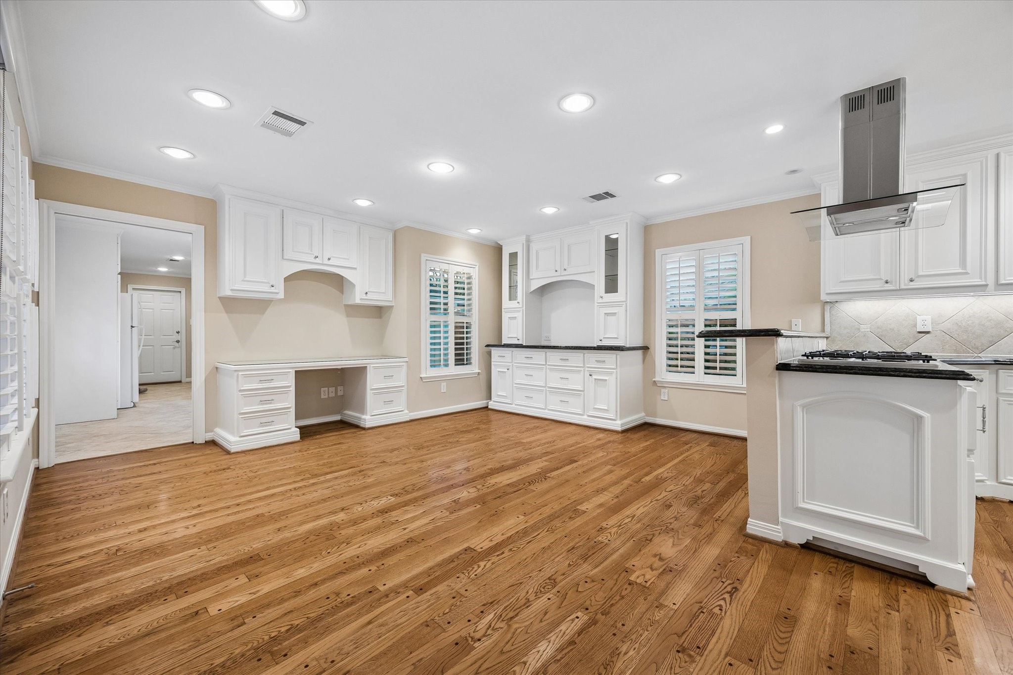 6235 Sugar Hill Drive, Houston, TX 77057
