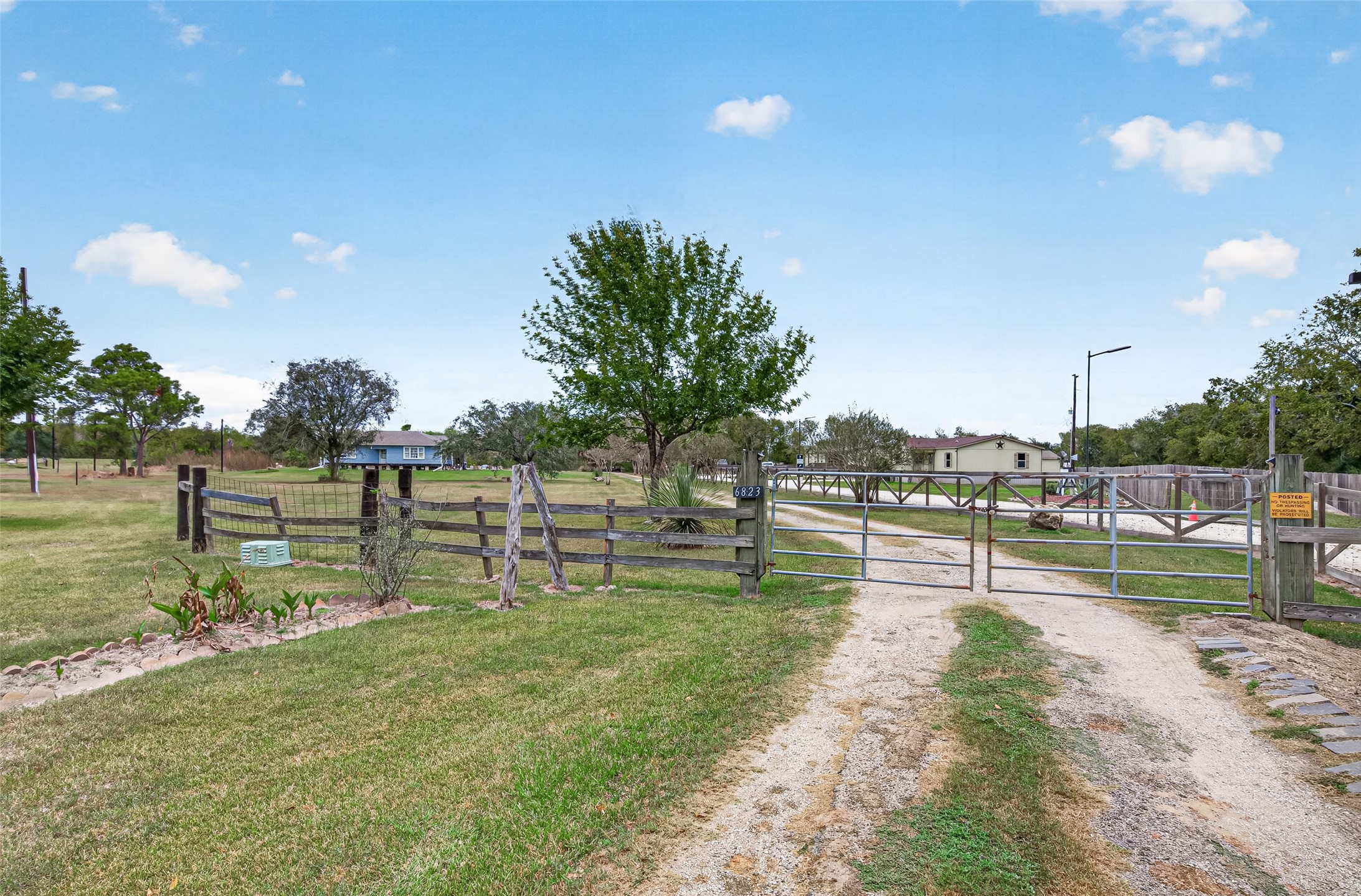 6823 Koeblen Road, Richmond, TX 77469 6823 Koeblen Road, Richmond, TX 77469