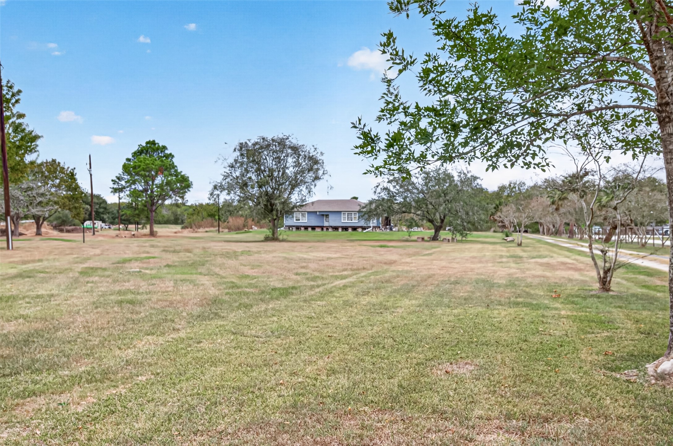 6823 Koeblen Road, Richmond, TX 77469
