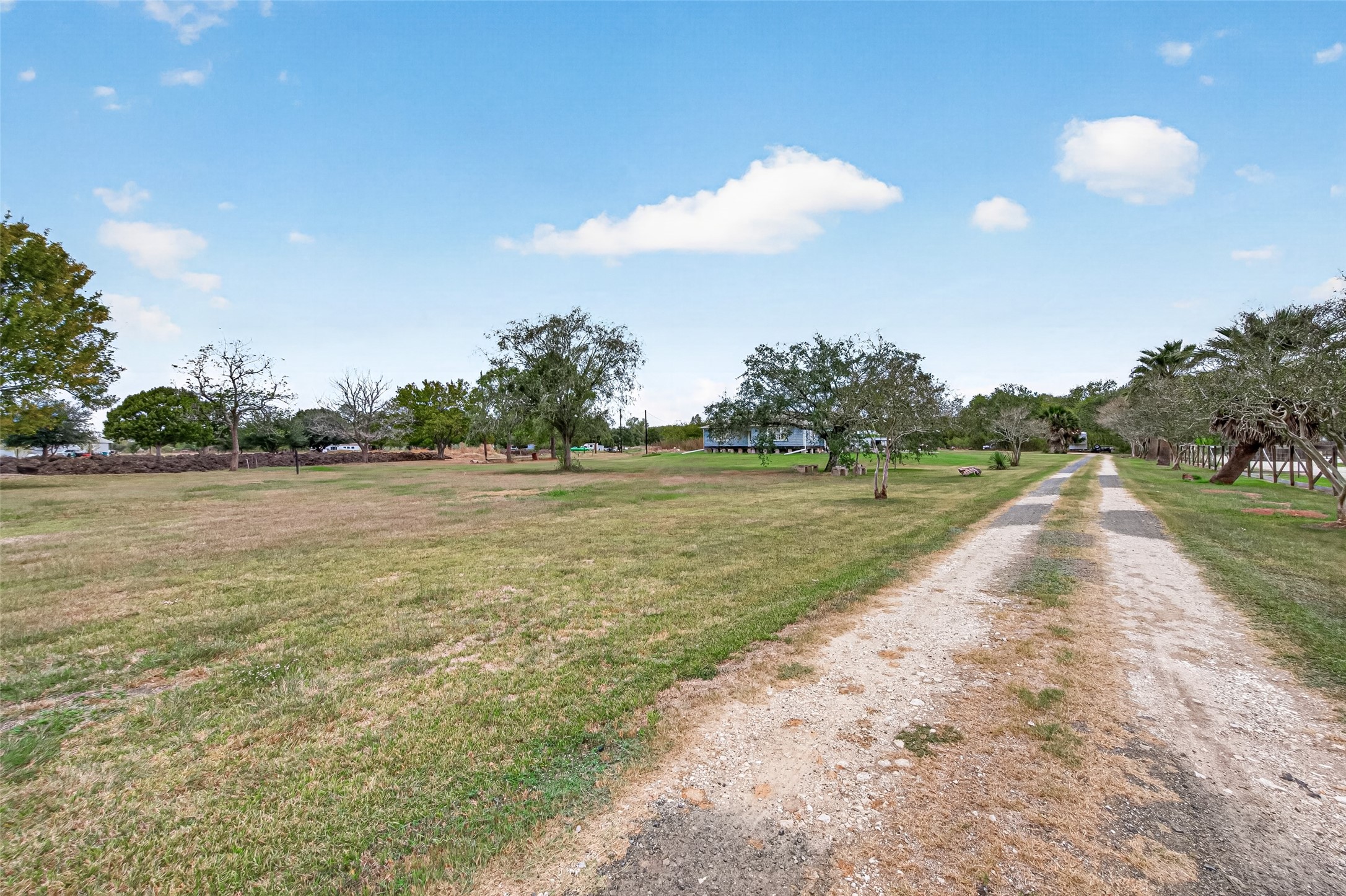 6823 Koeblen Road, Richmond, TX 77469