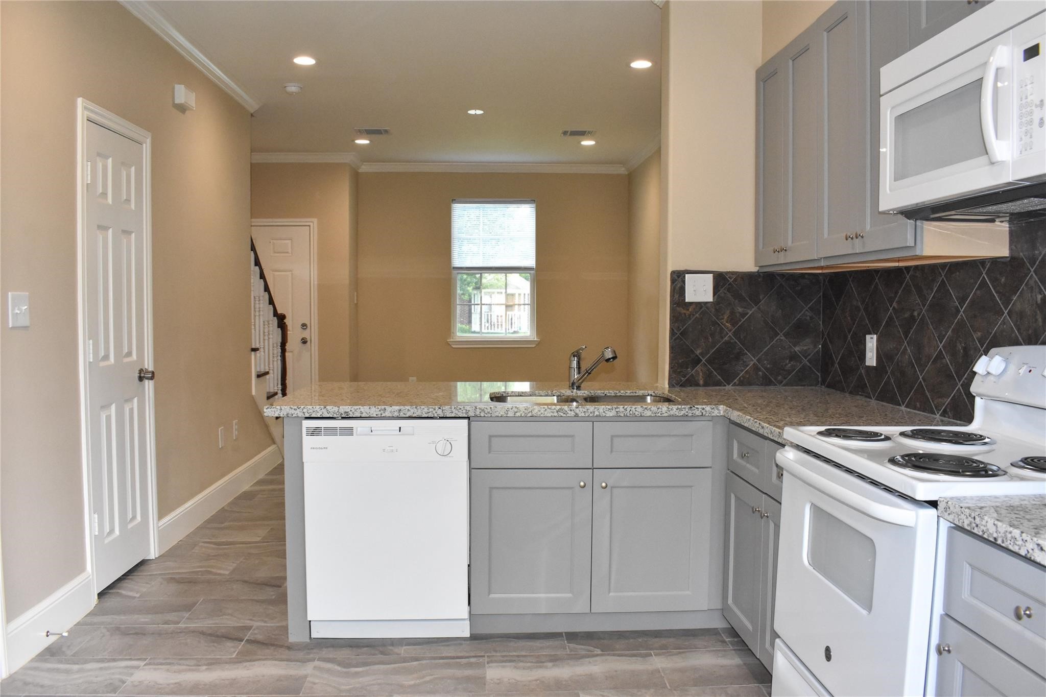 4746 3rd, Bacliff, TX 77518 4746 3rd, Bacliff, TX 77518
