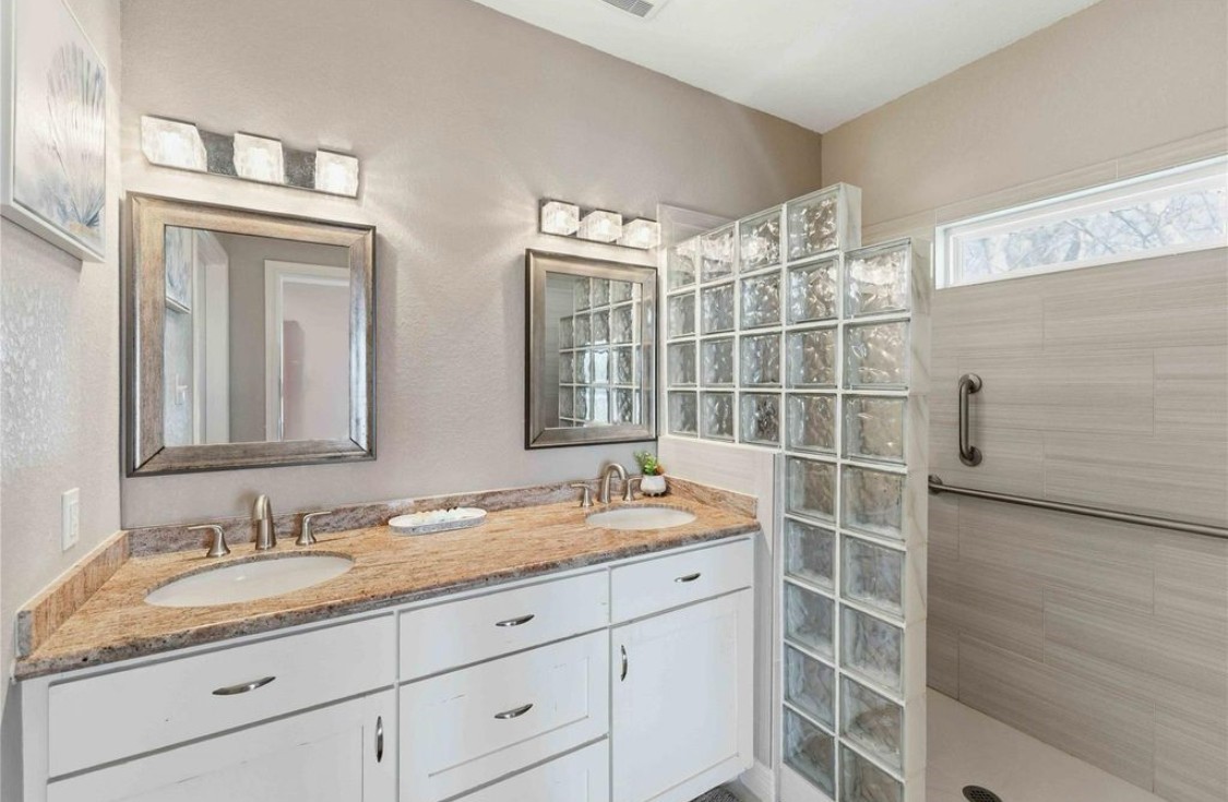 1813 Avenue A, Dickinson, TX 77539