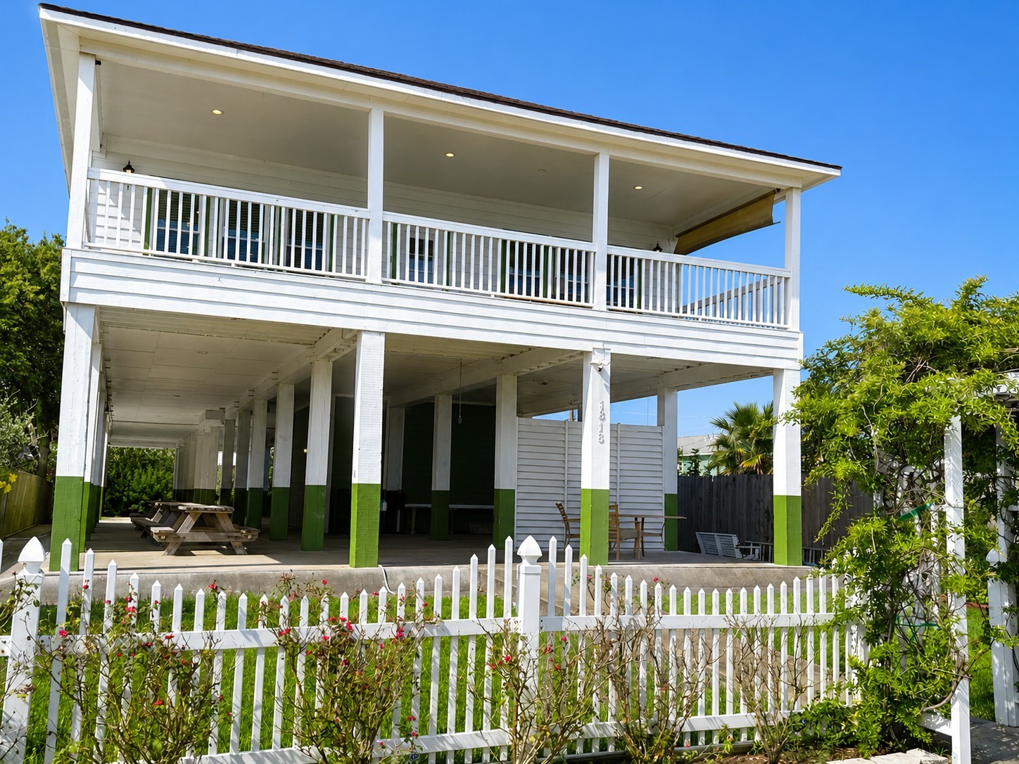 1813 Avenue A, Dickinson, TX 77539
