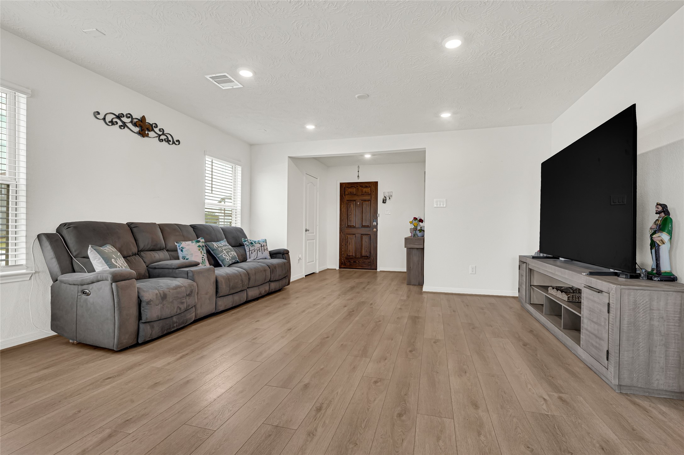5510 Blackbird Lane, Hitchcock, TX 77563