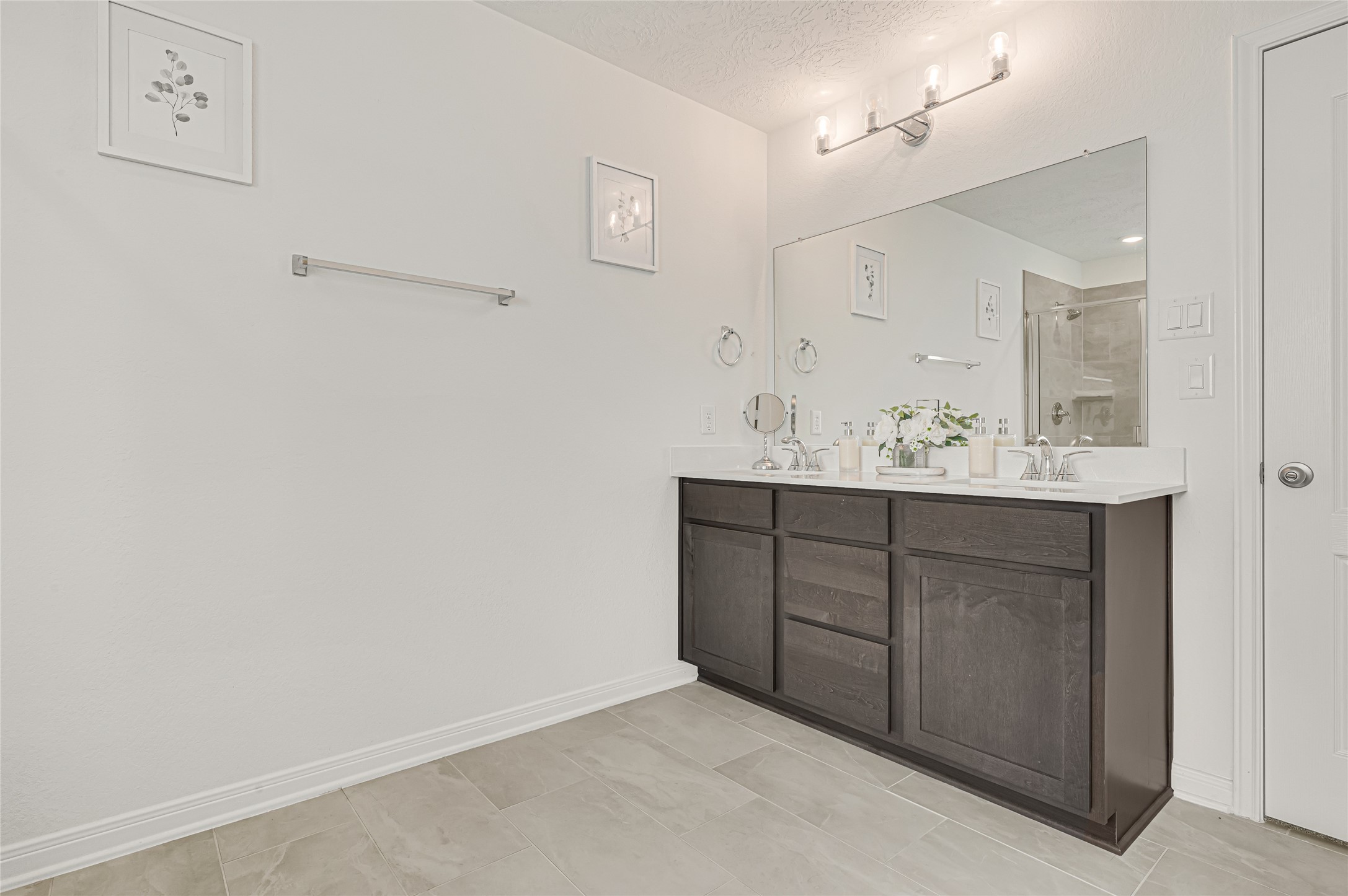 5510 Blackbird Lane, Hitchcock, TX 77563