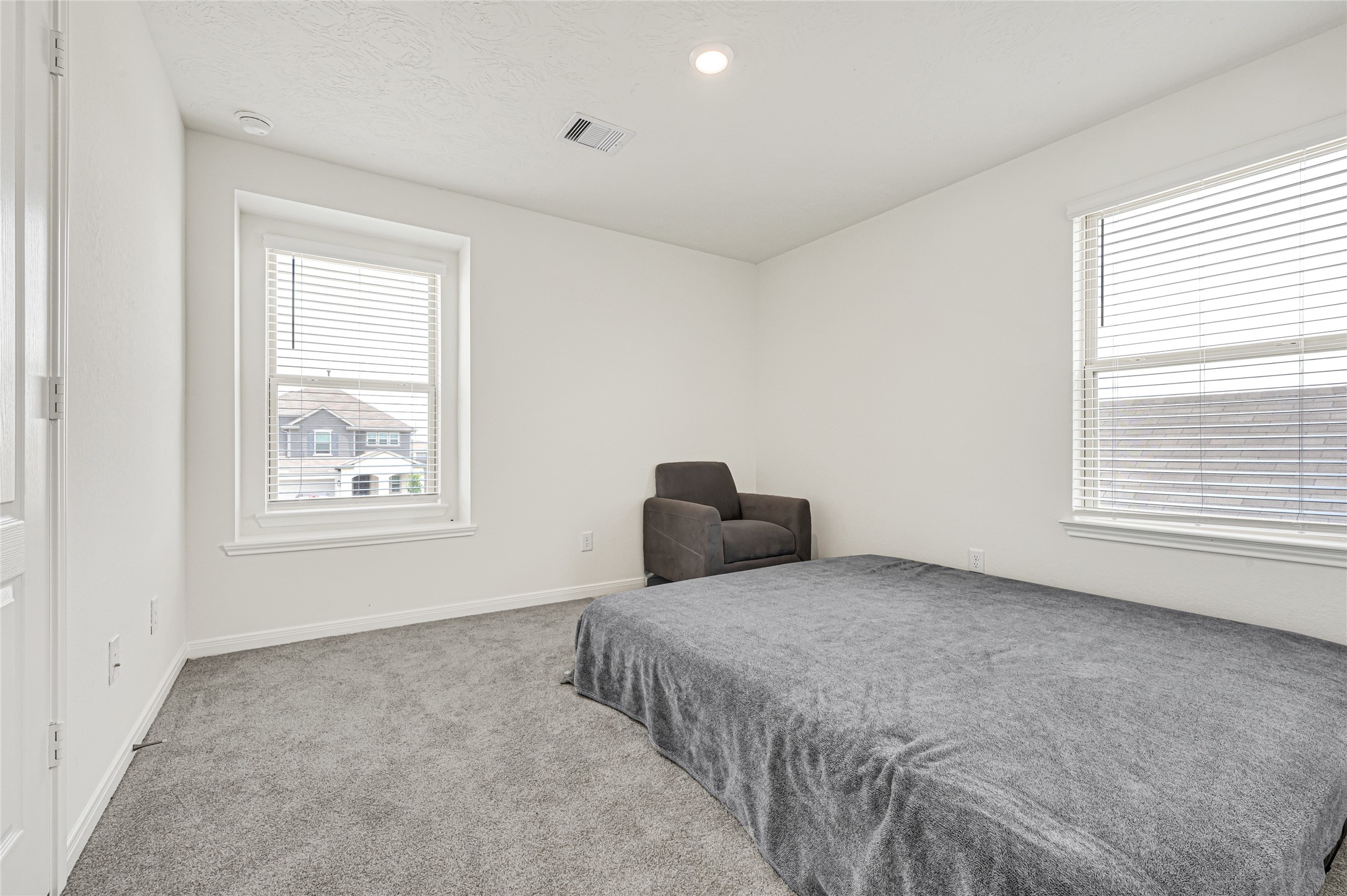5510 Blackbird Lane, Hitchcock, TX 77563