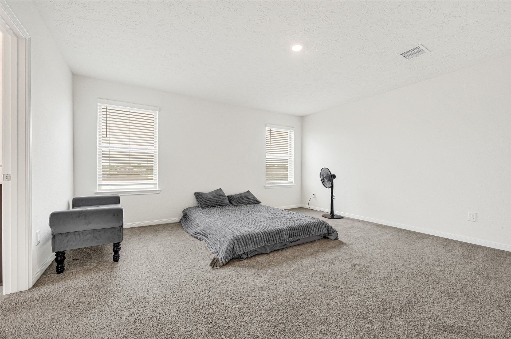 5510 Blackbird Lane, Hitchcock, TX 77563
