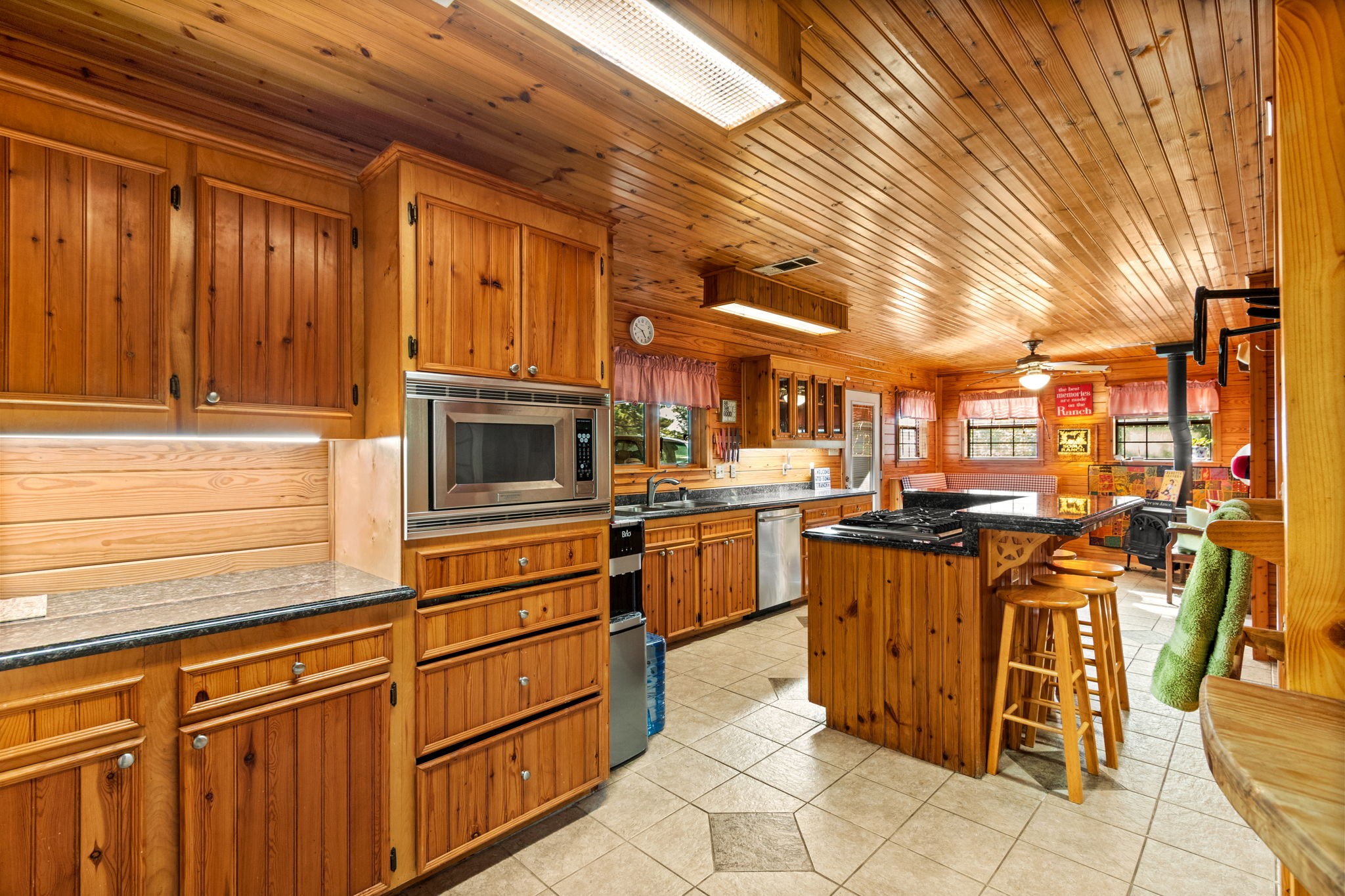 10176 Pooles Road, Montgomery, TX 77356