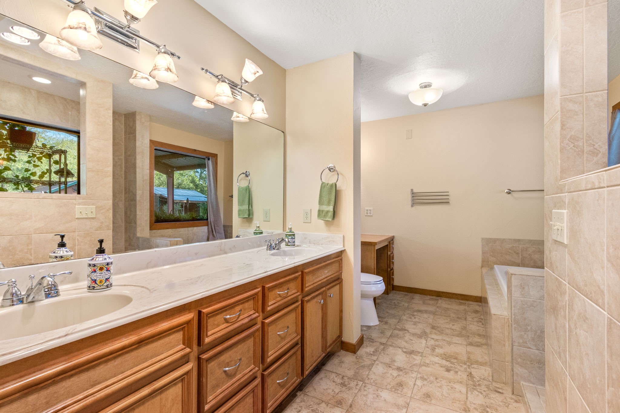 10176 Pooles Road, Montgomery, TX 77356