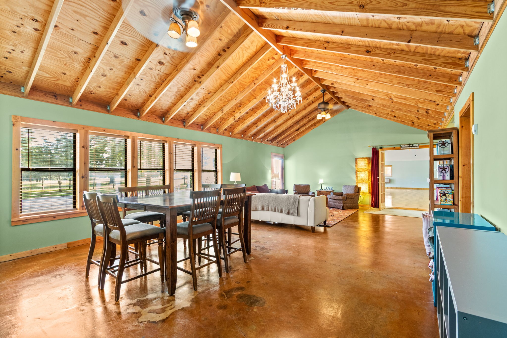 10176 Pooles Road, Montgomery, TX 77356