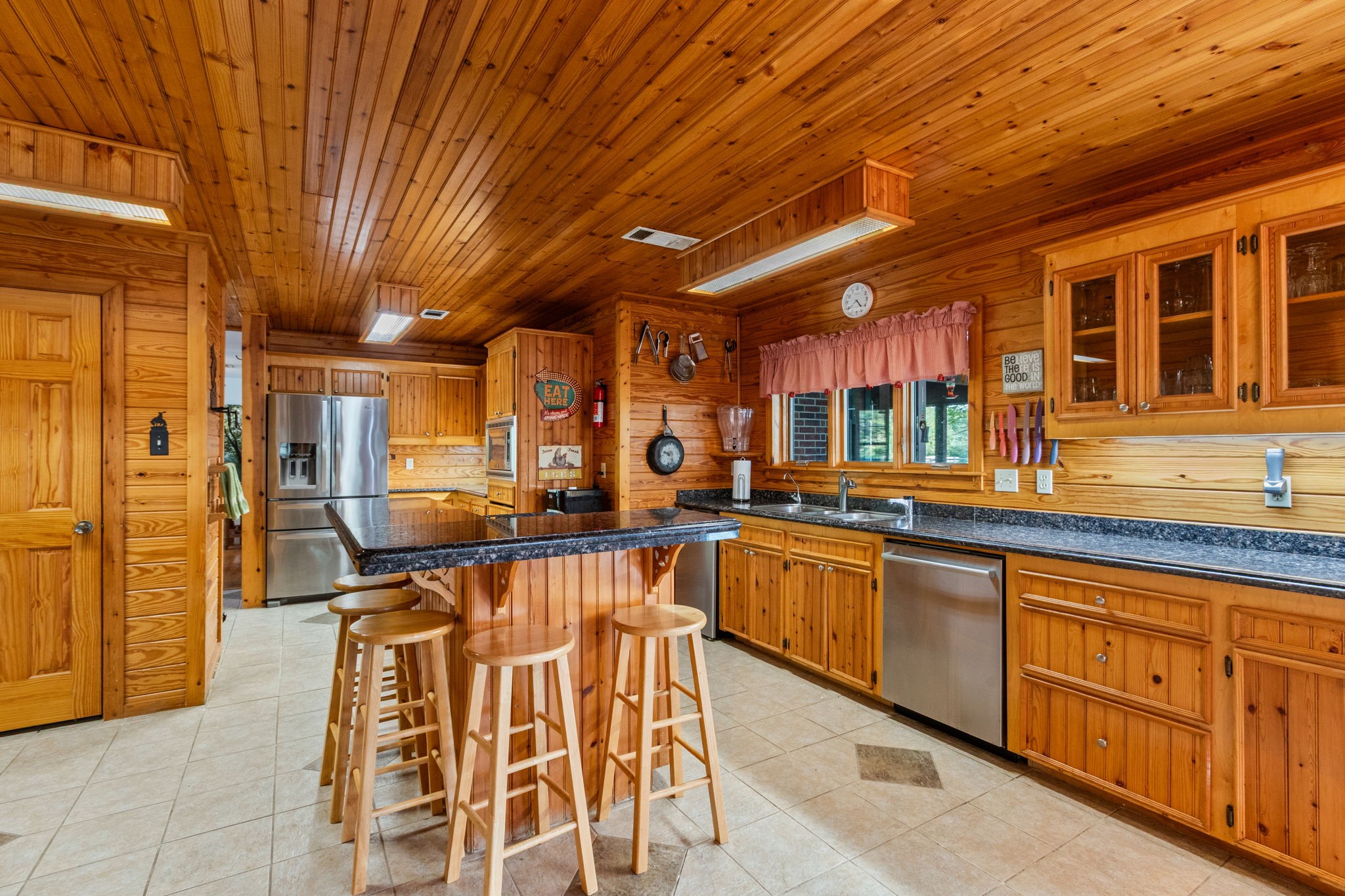 10176 Pooles Road, Montgomery, TX 77356