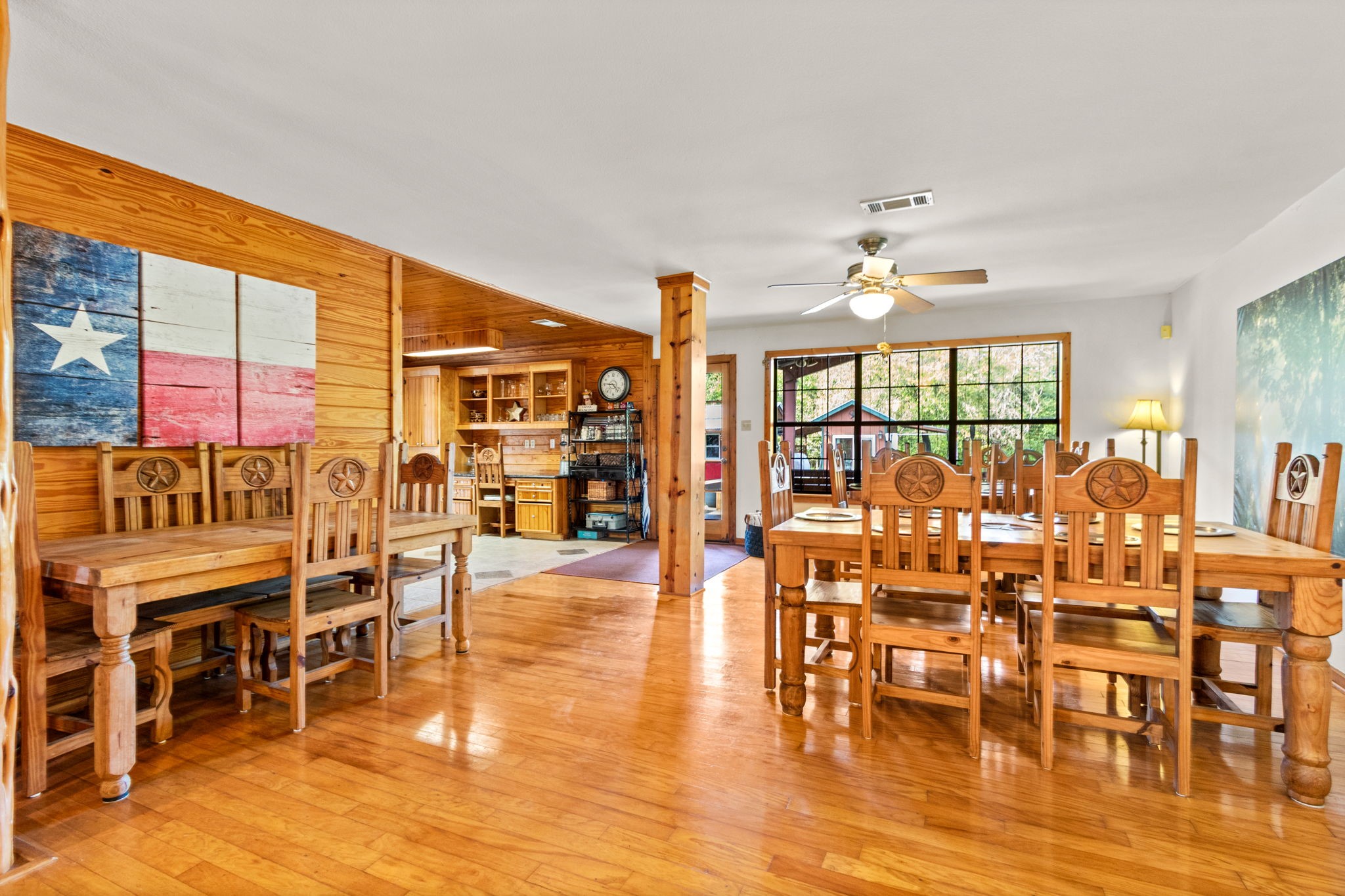 10176 Pooles Road, Montgomery, TX 77356