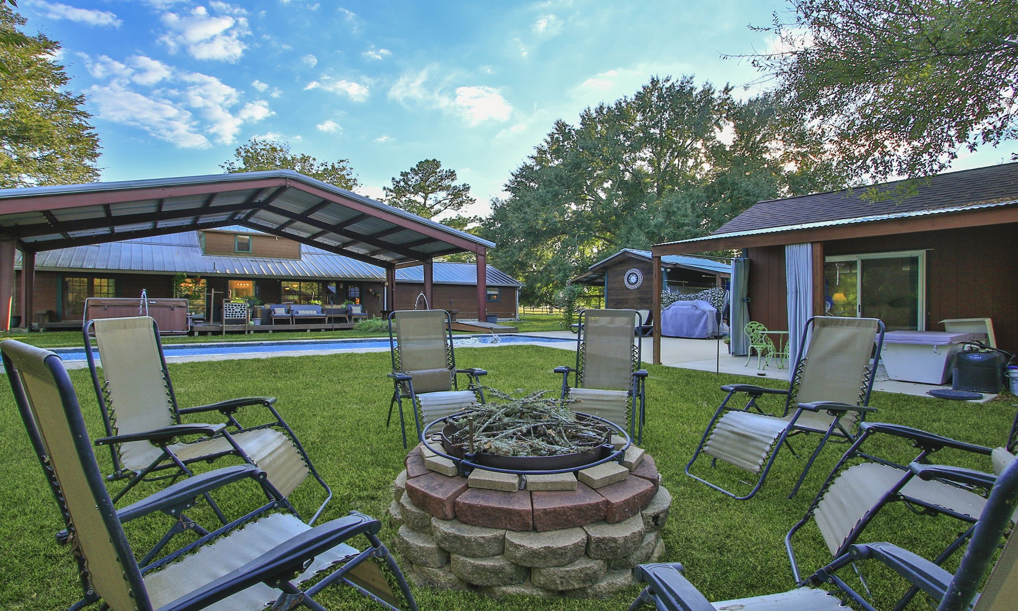 10176 Pooles Road, Montgomery, TX 77356