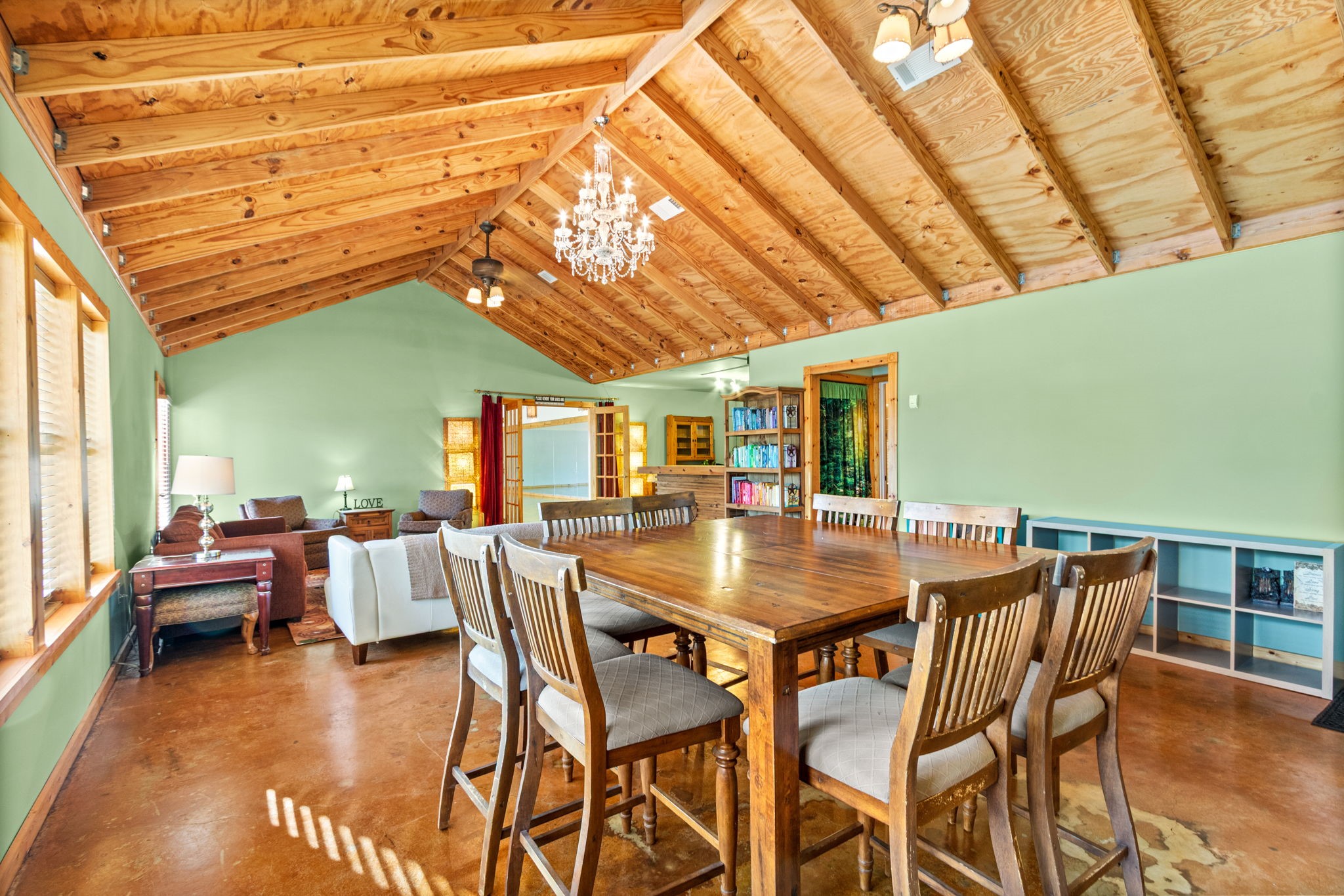 10176 Pooles Road, Montgomery, TX 77356