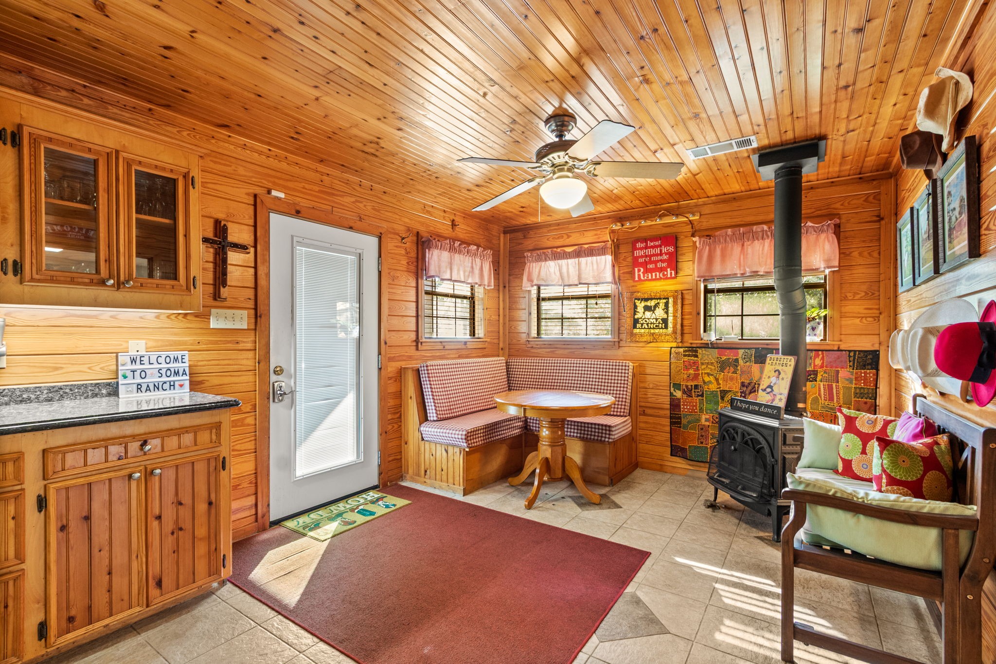 10176 Pooles Road, Montgomery, TX 77356