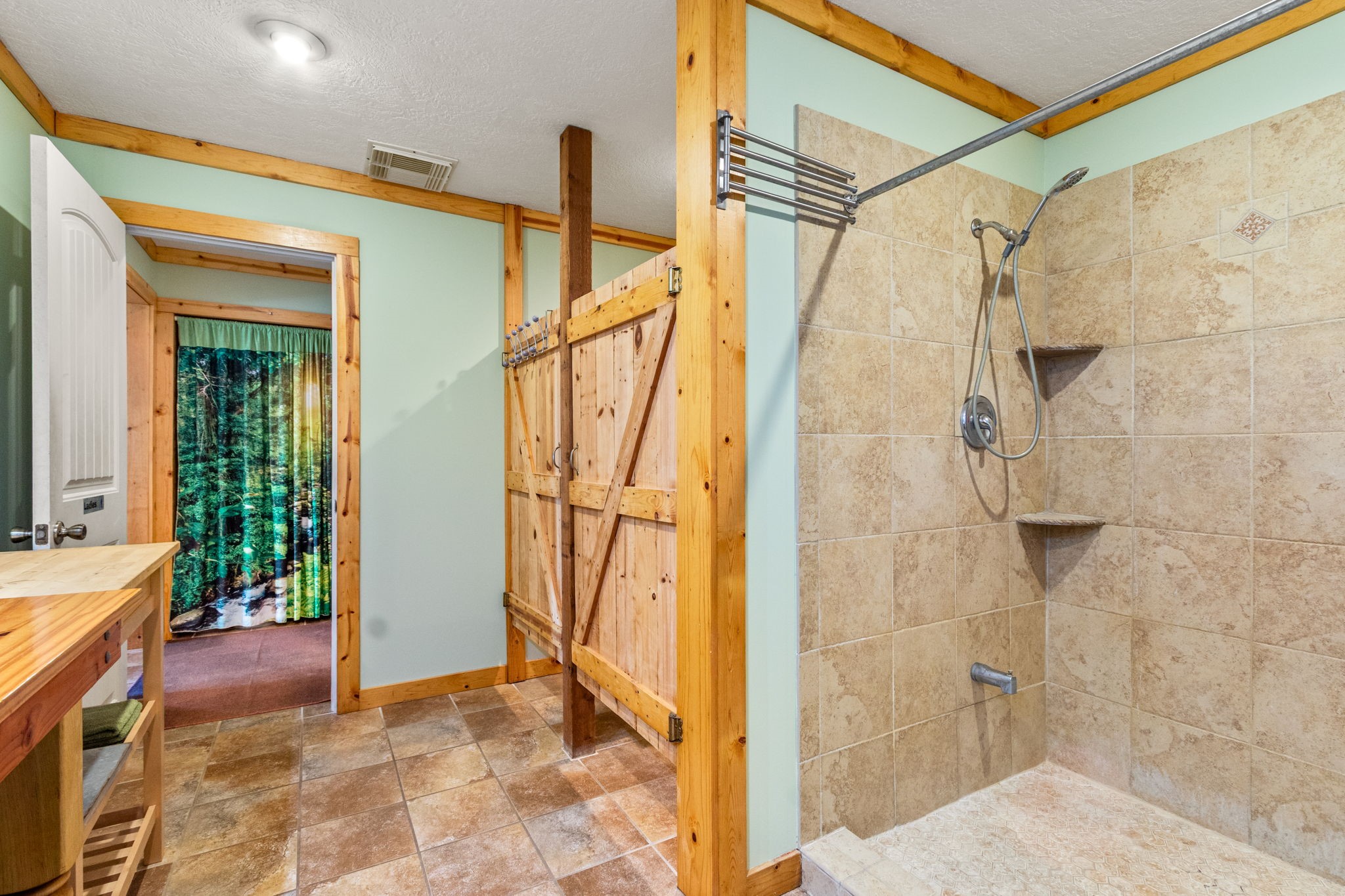 10176 Pooles Road, Montgomery, TX 77356