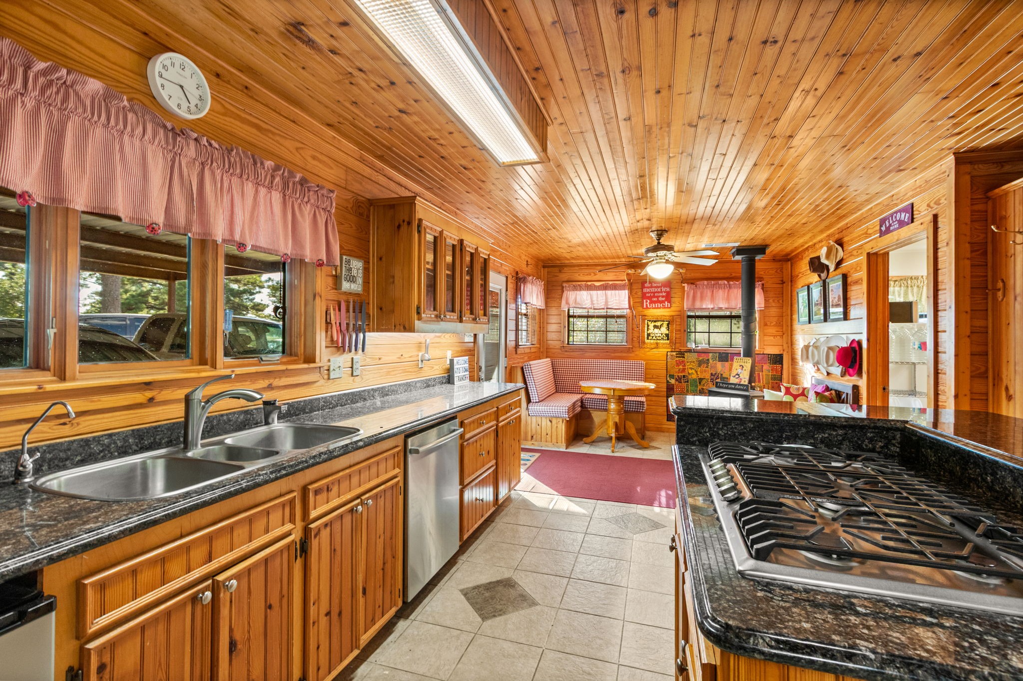 10176 Pooles Road, Montgomery, TX 77356