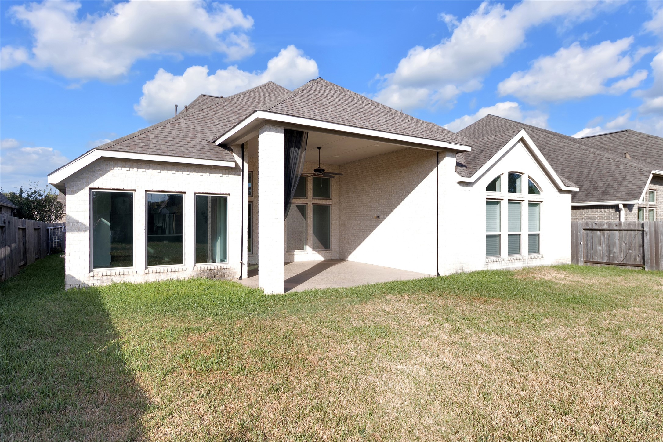 13610 Thunder Stone Ln, Pearland, TX 77584