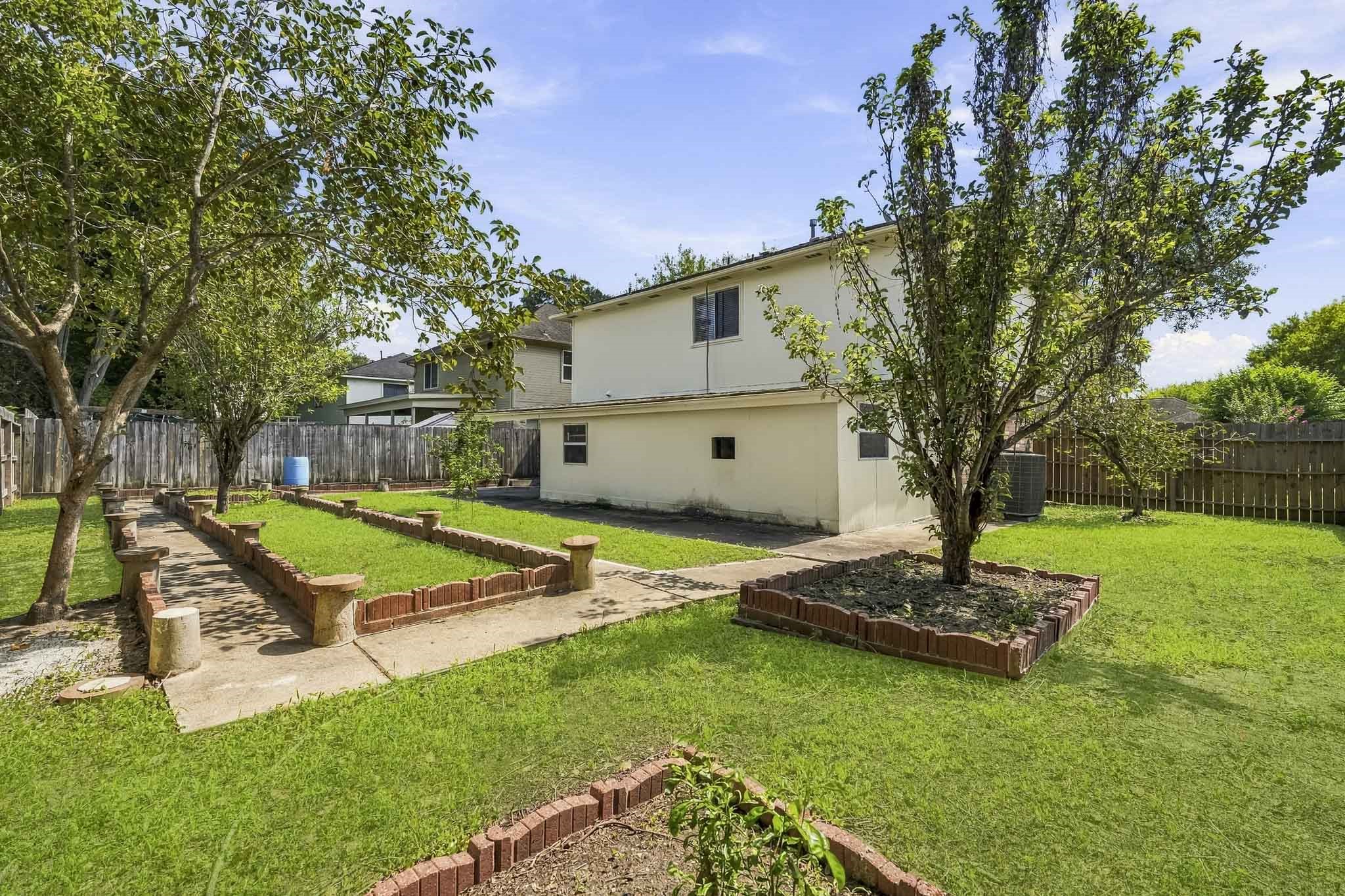 5815 Red River Drive, Dickinson, TX 77539